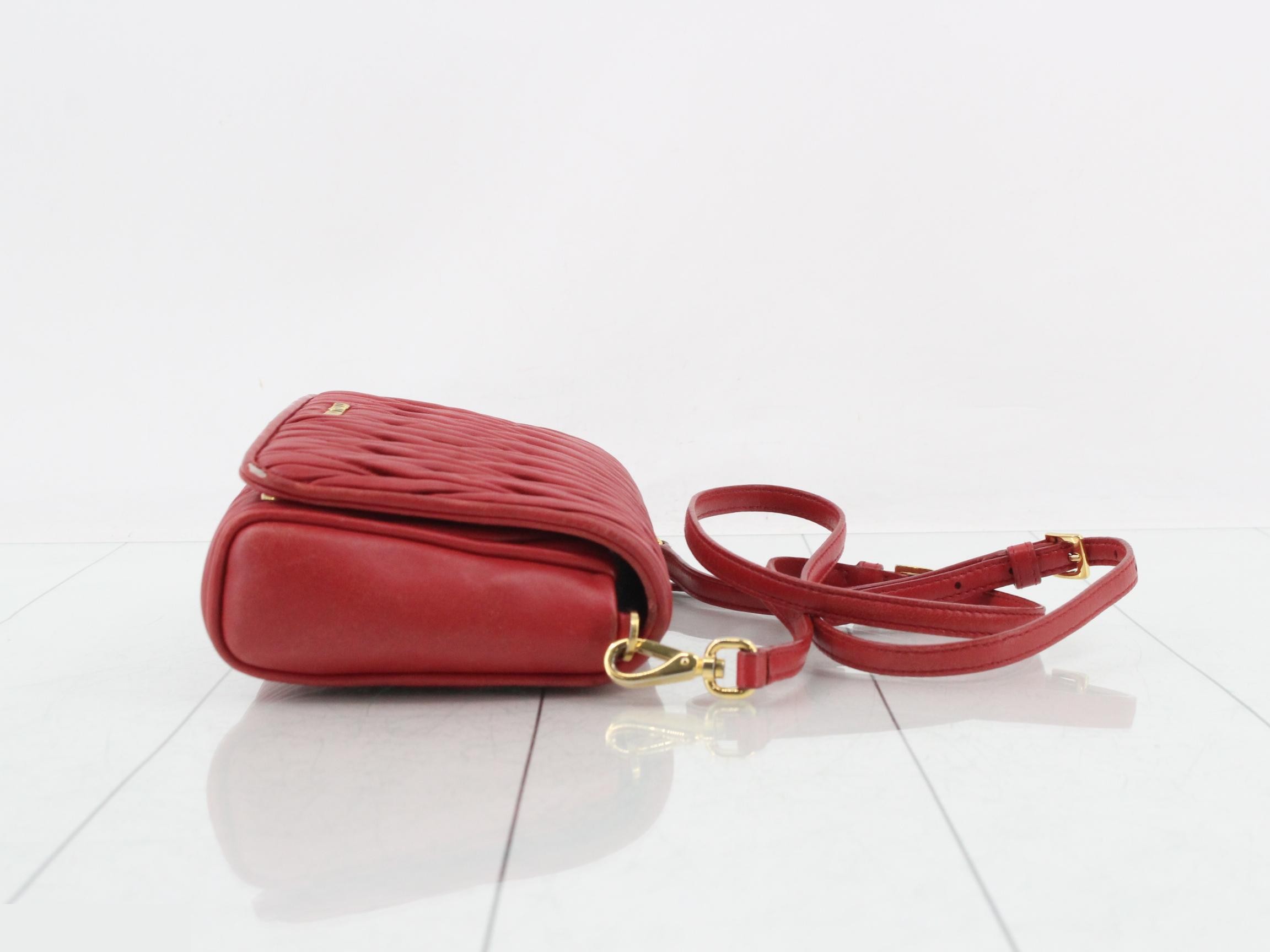 Matelassé (Bag) - Shoulder Bag - Leather - Red — view 3