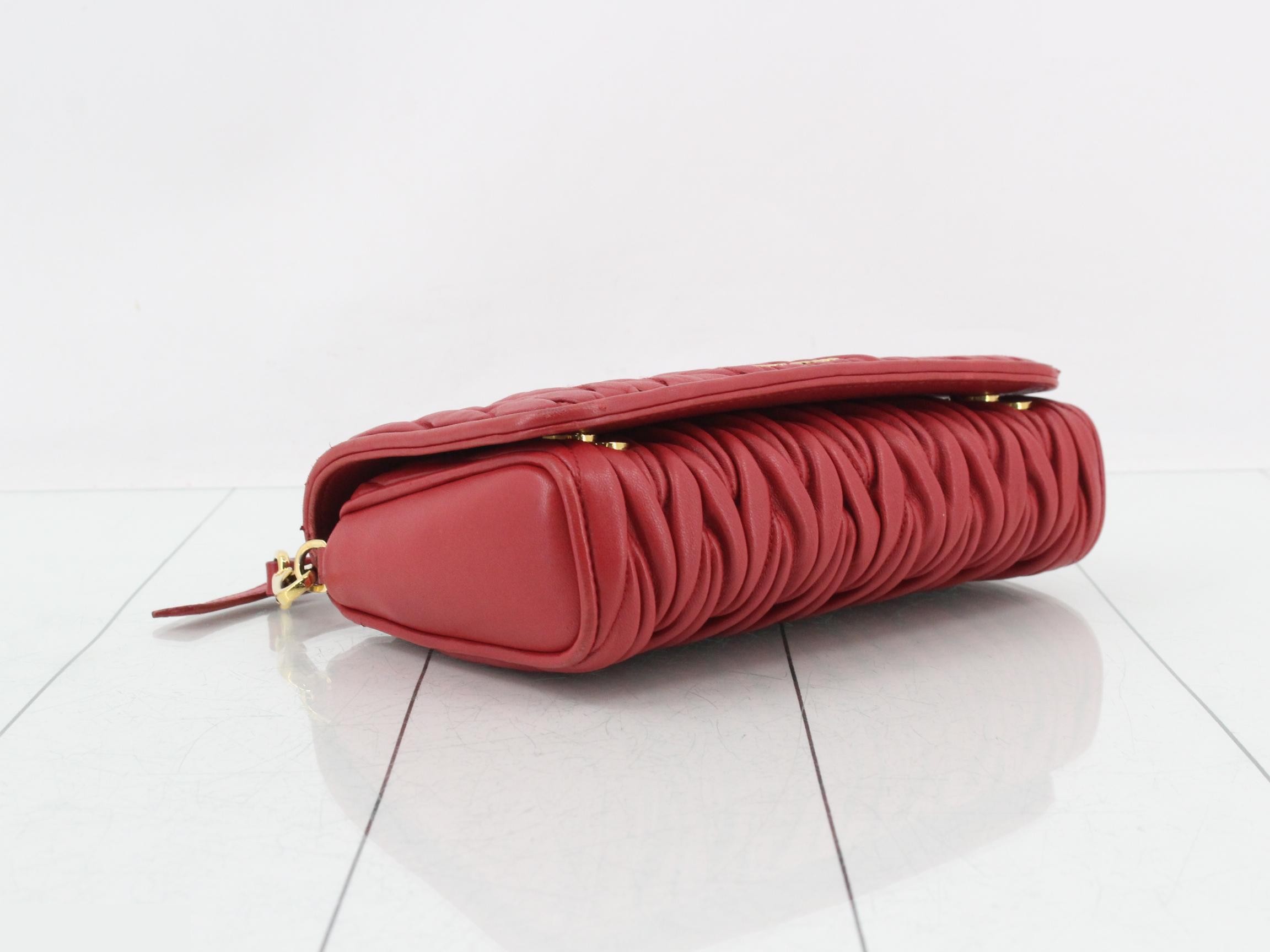 Matelassé (Bag) - Shoulder Bag - Leather - Red — view 5