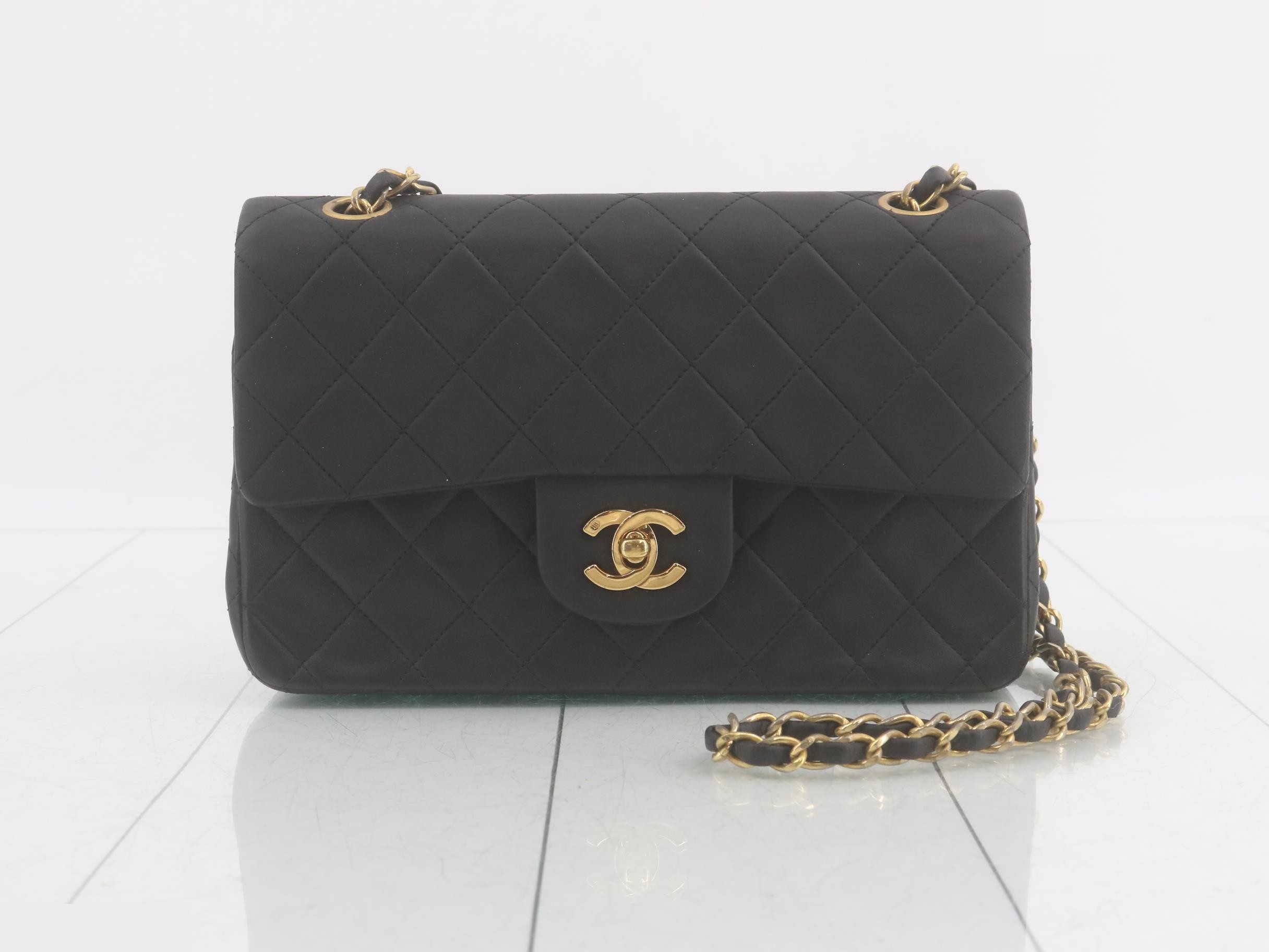 Matelassé Double Flap