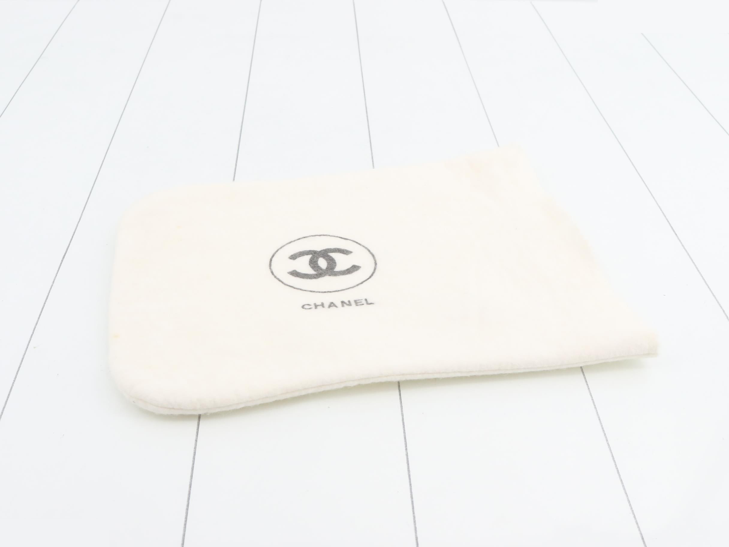 Matelassé Double Flap — view 7