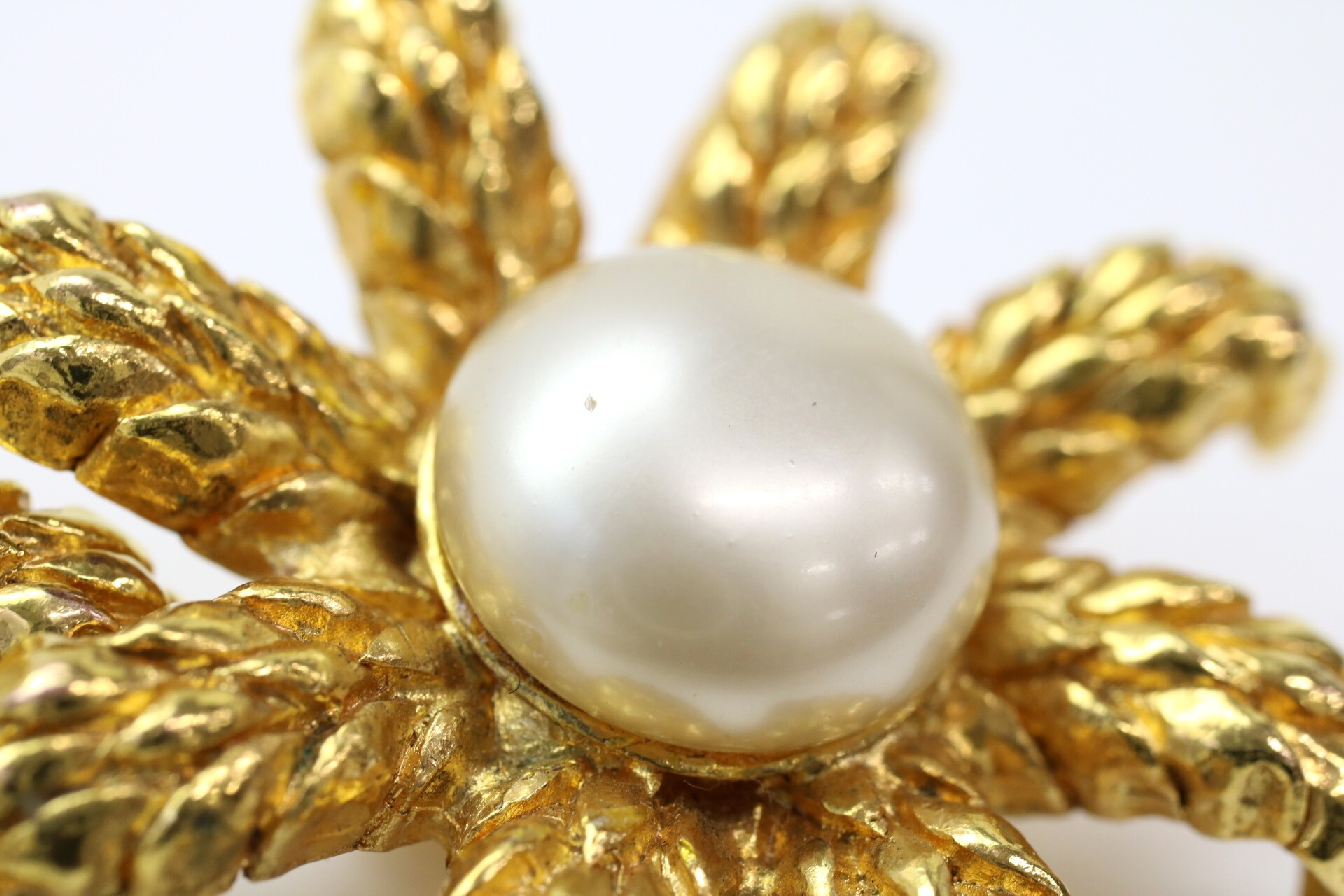 Pearl Vintage Flower Earrings, Size 29 — view 7