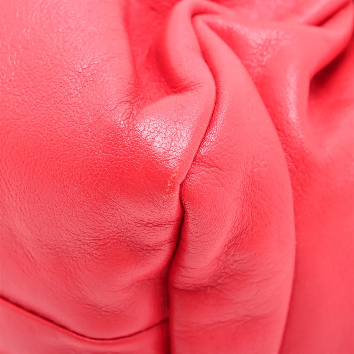 The Shoulder Pouch Leather Shoulder Bag Red — view 9