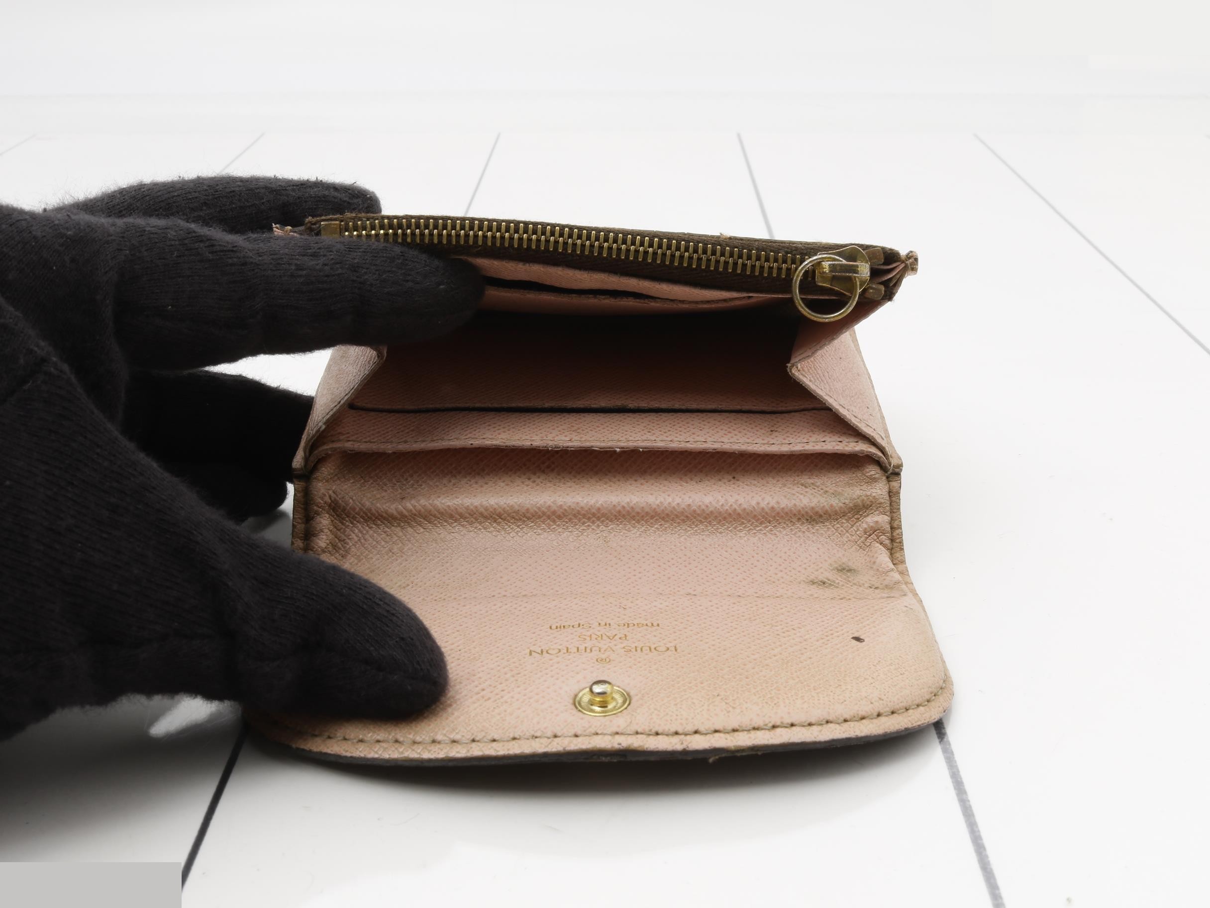 Coin case — view 4