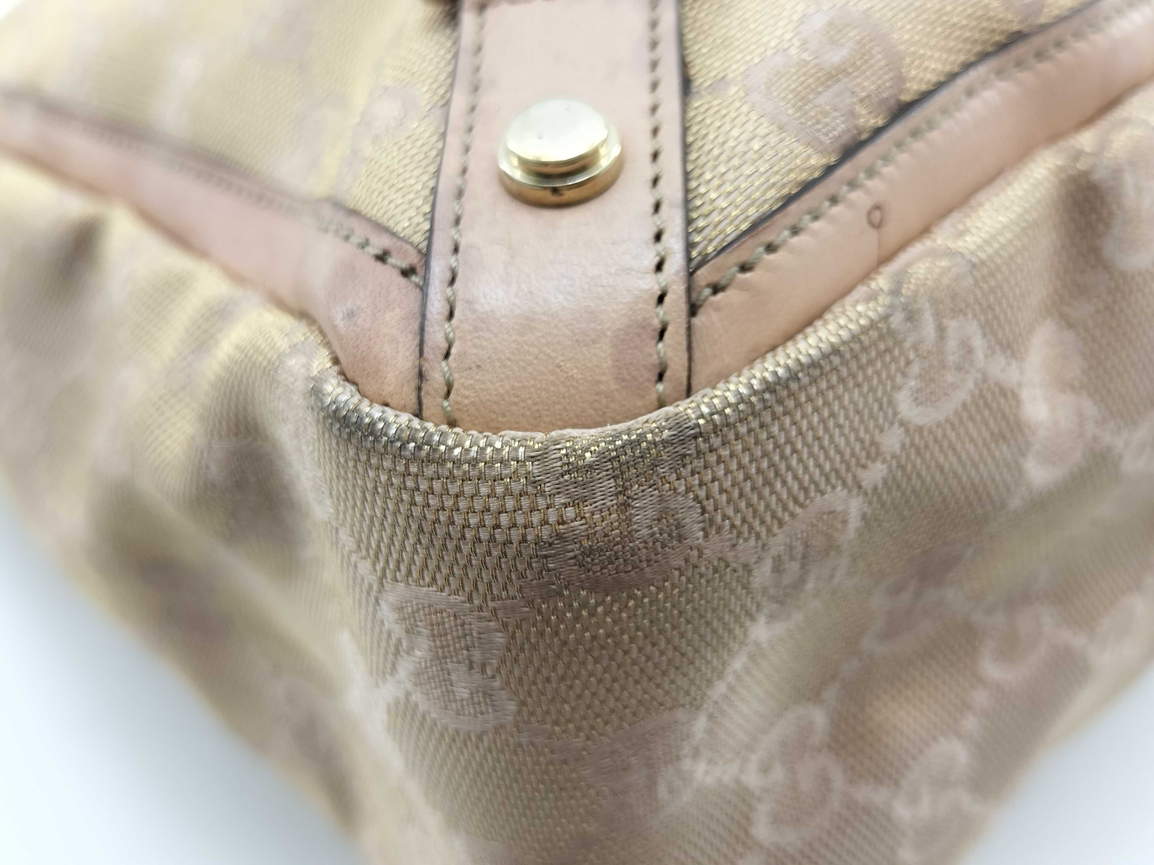 GG Canvas Gucci Tote Bag — view 4