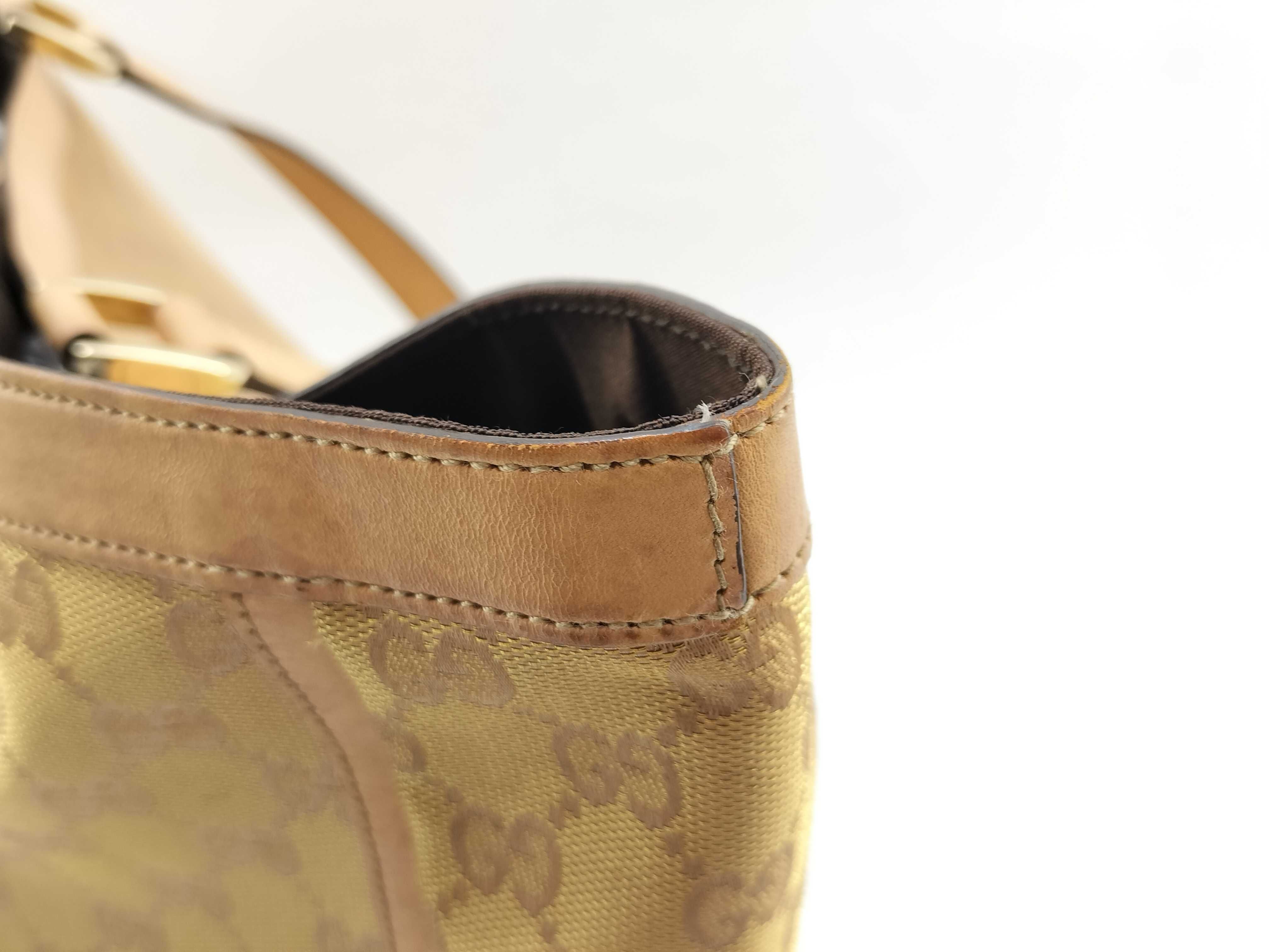 GG Canvas Gucci Tote Bag — view 9