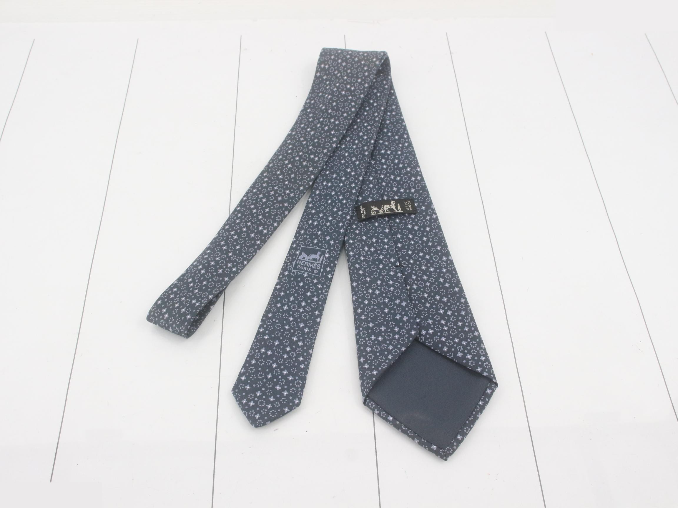 Silk necktie — view 2