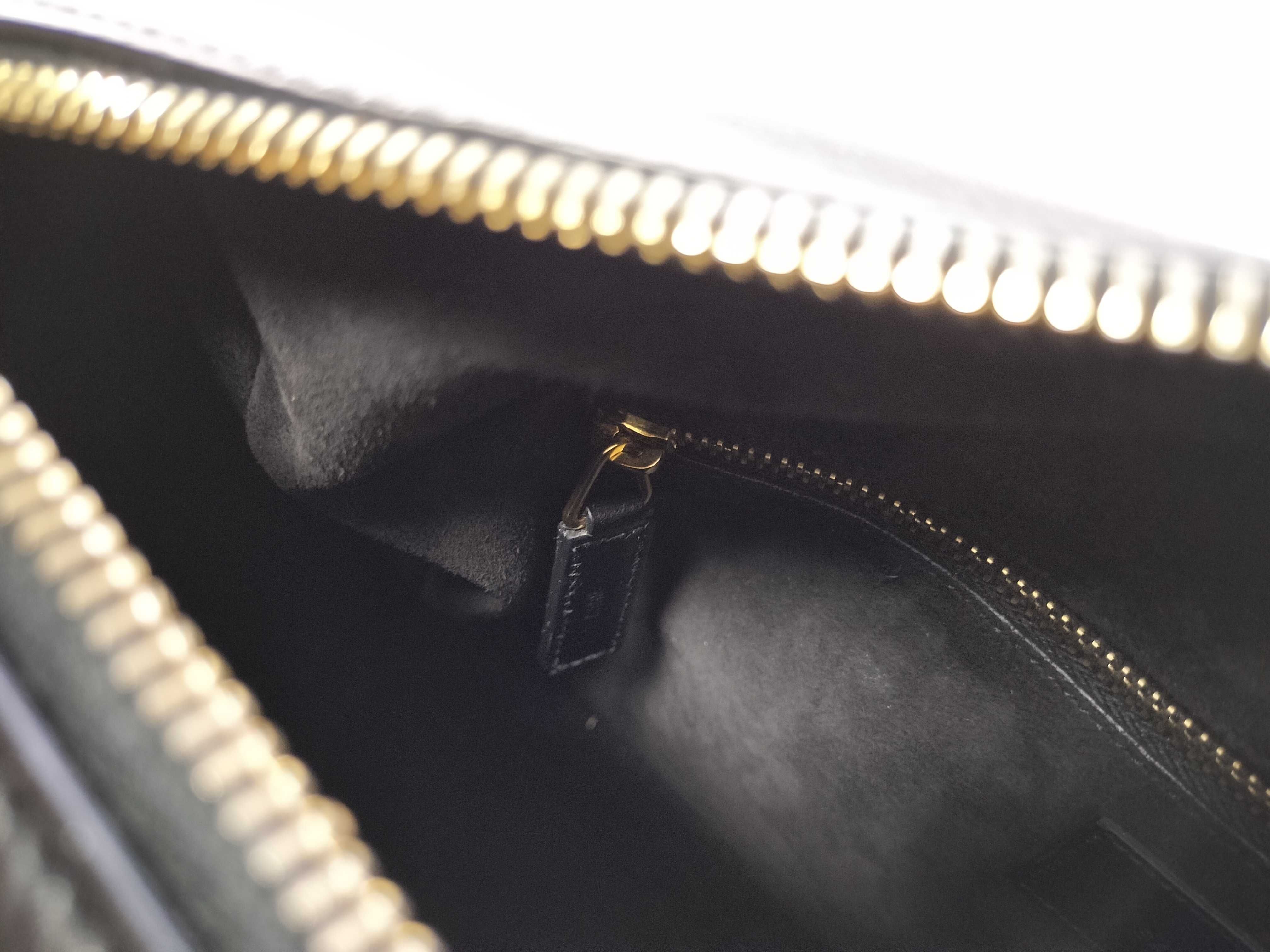 Classic Duffel Bag Handbag — view 10
