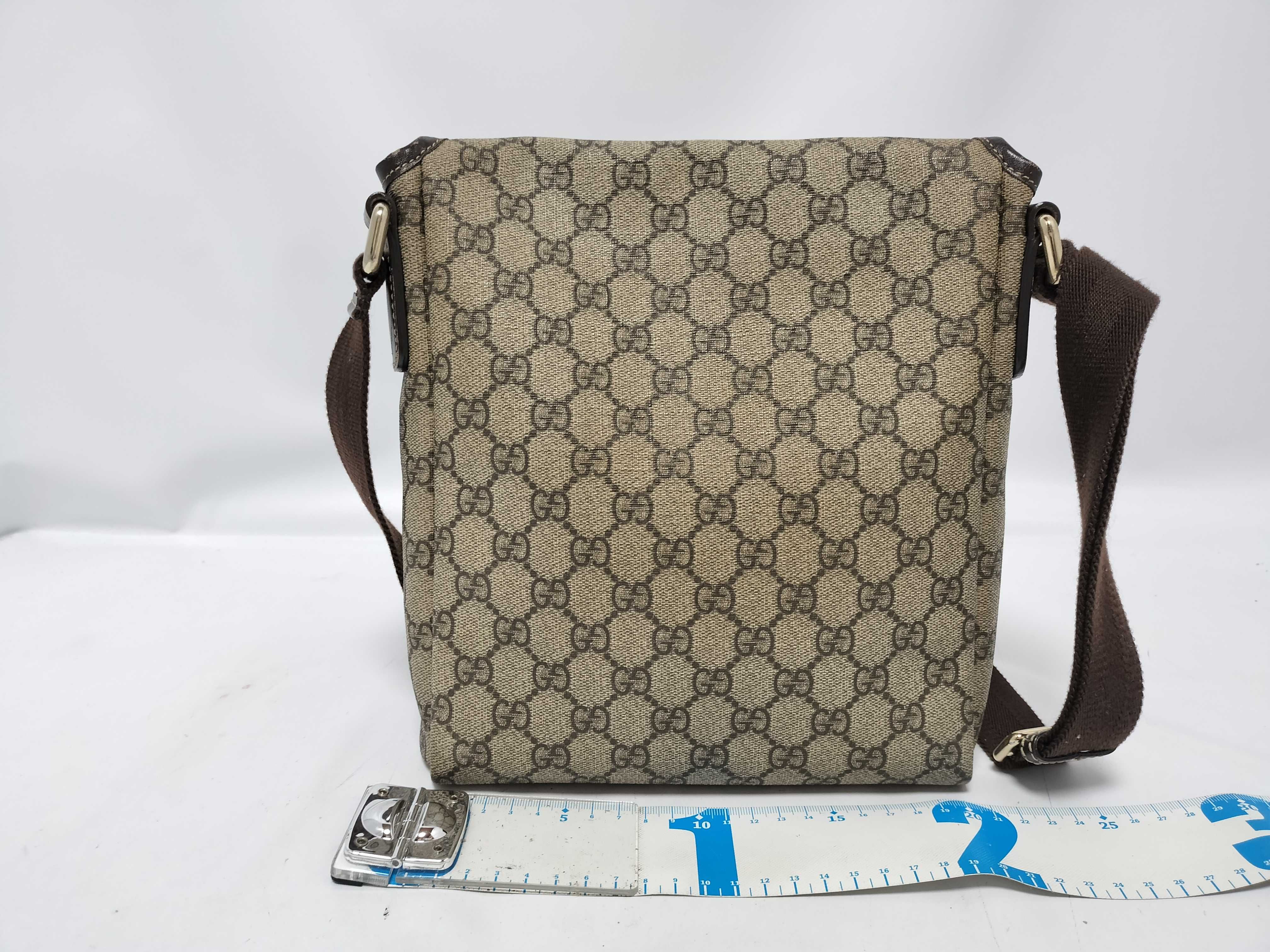 GG Supreme Shoulder Bag — view 2