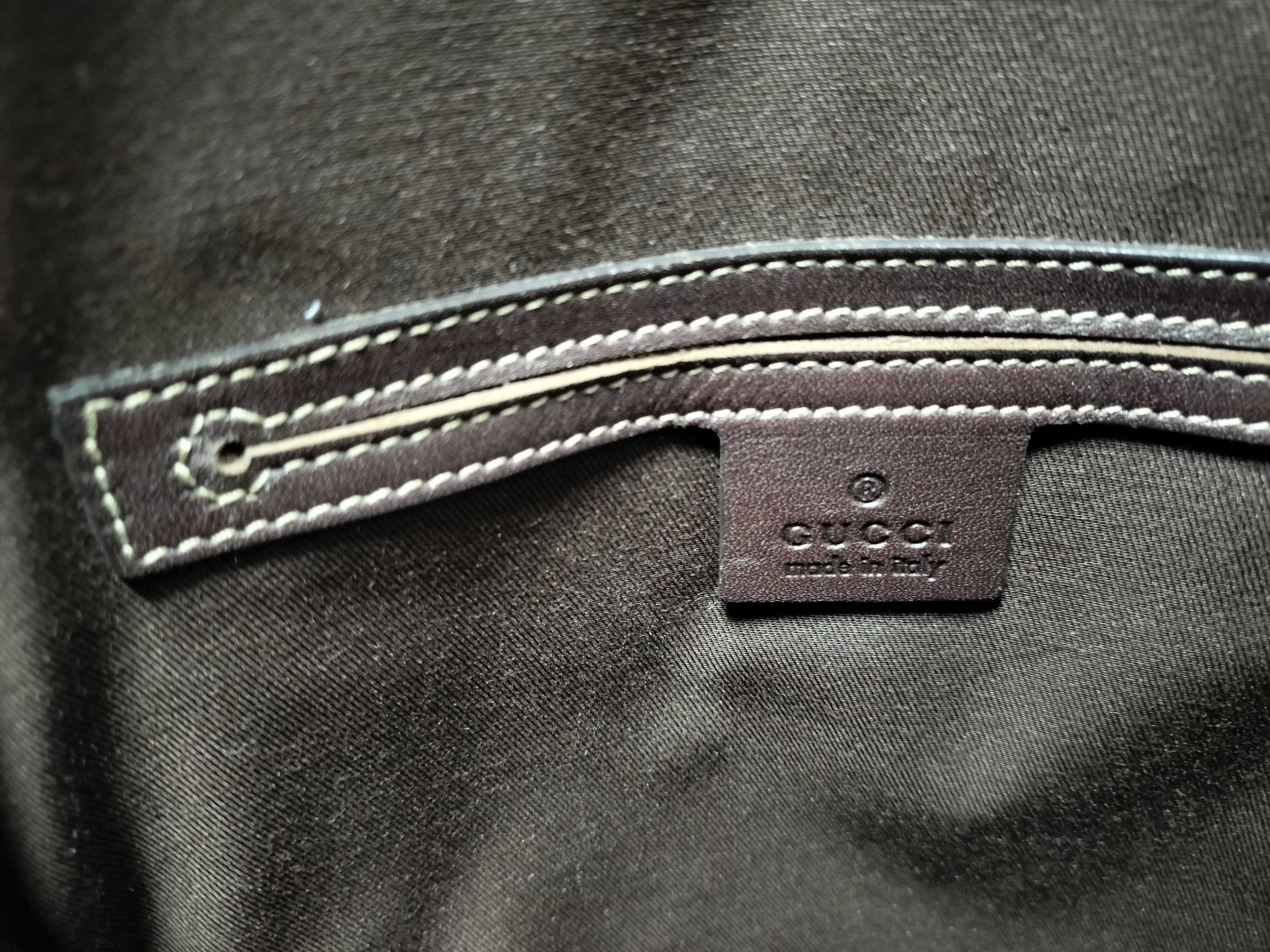GG Supreme Shoulder Bag — view 11