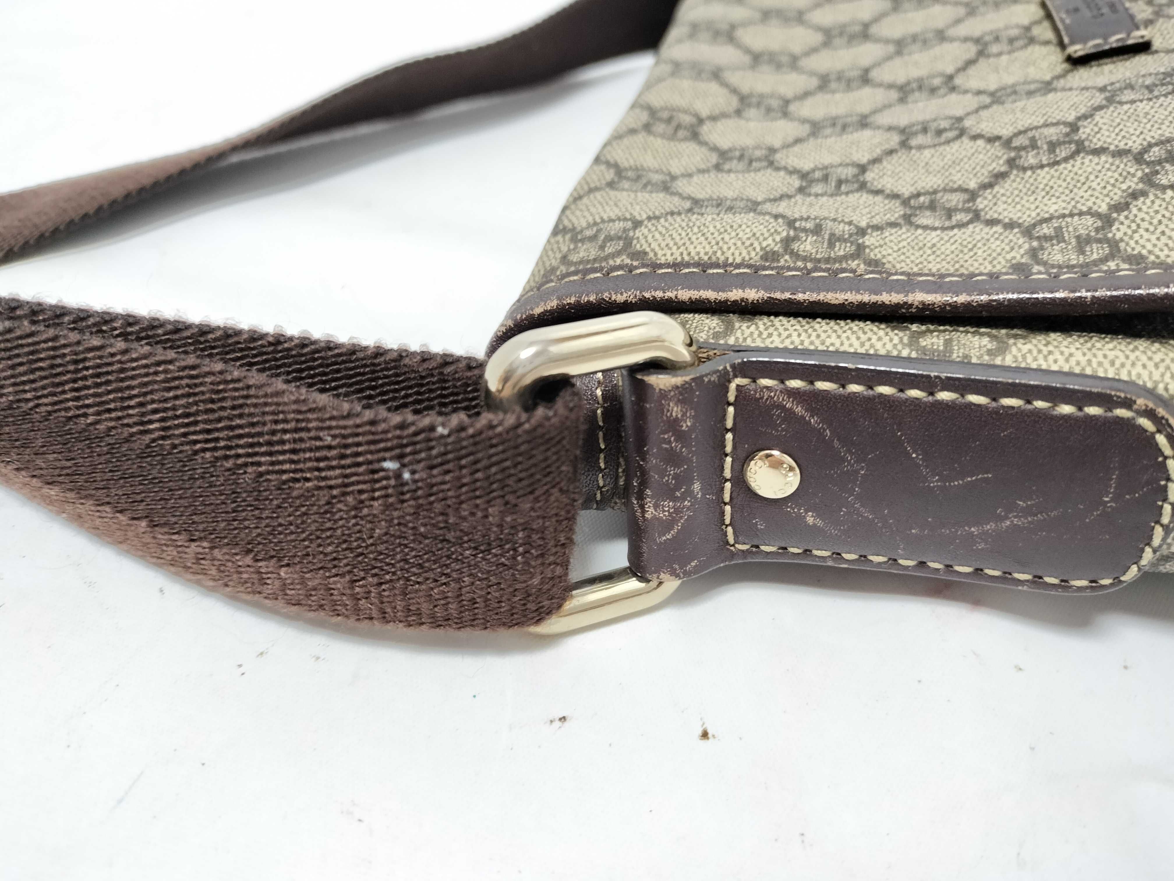 GG Supreme Shoulder Bag — view 5