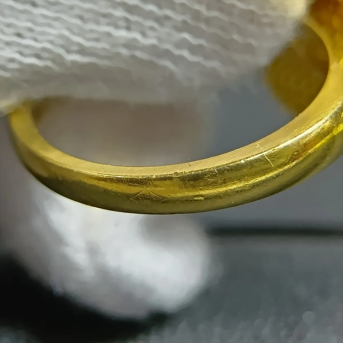 Vintage Alhambra Shell Diamond Ring, 750 (Yellow Gold), 6.9g, Size 52, JE340426. Features: — view 5