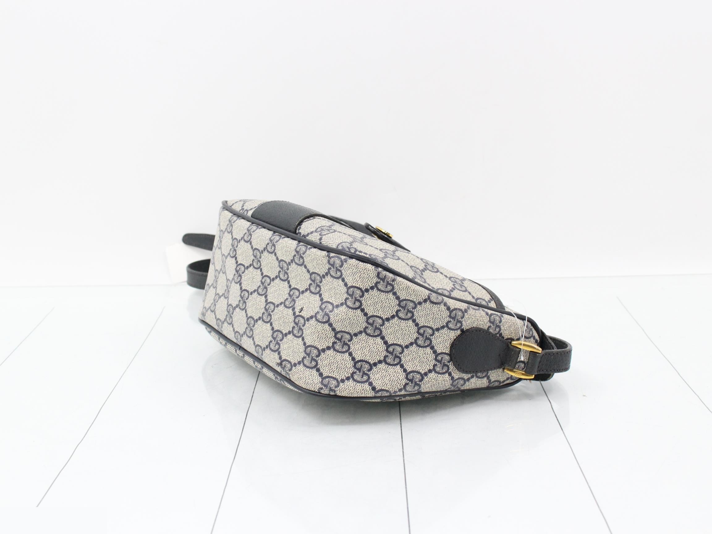 GG Supreme Shoulder Bag — view 6
