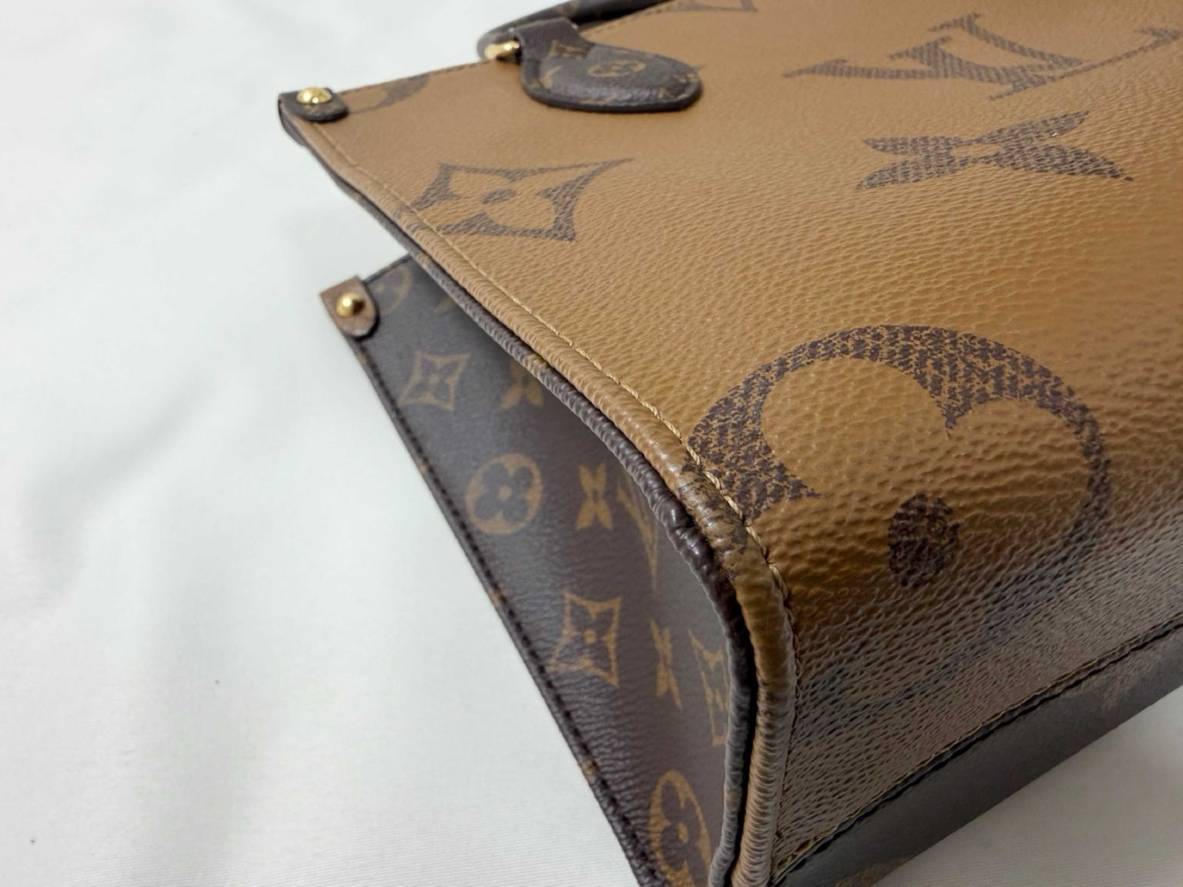 Monogram Giant Reverse On the Go PM M46373 RFID Handbag Shoulder Bag — view 7