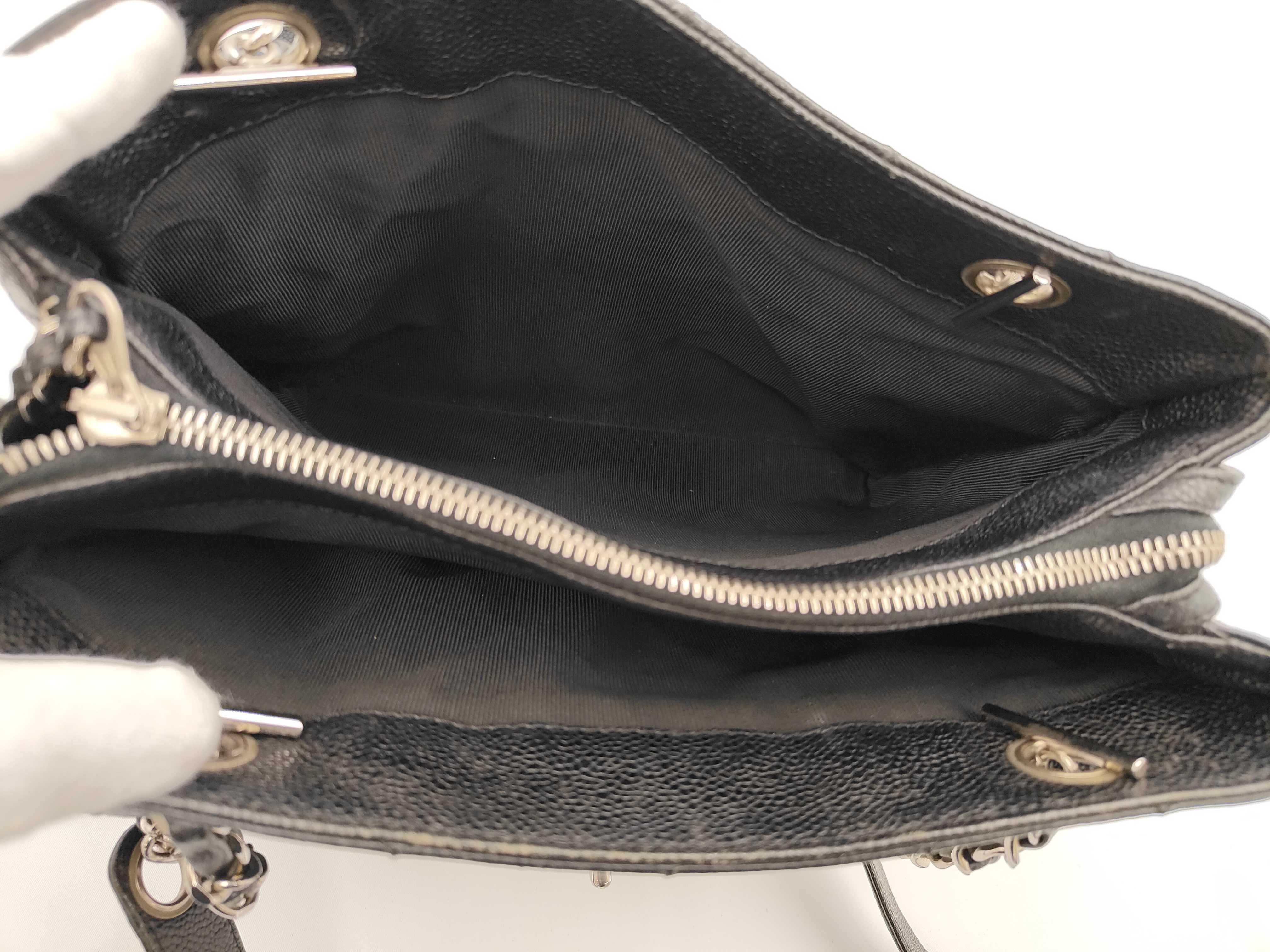 Matelassé Shoulder Bag, Caviar Leather, Chain, Silver Hardware, Black, Series 4 — view 9