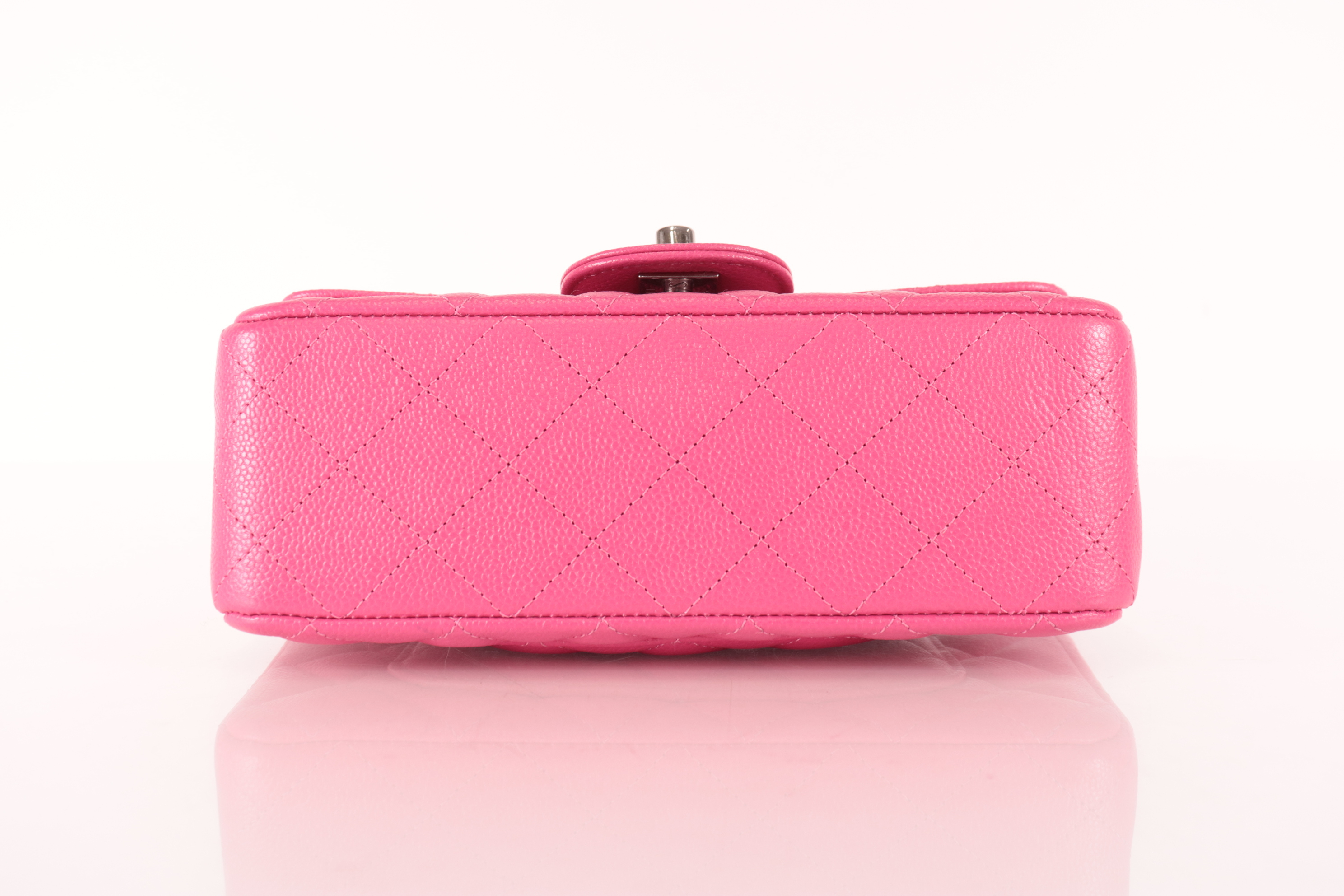 Caviar Mini Chain Shoulder Bag W20 Pink (Serial Number 22) — view 6