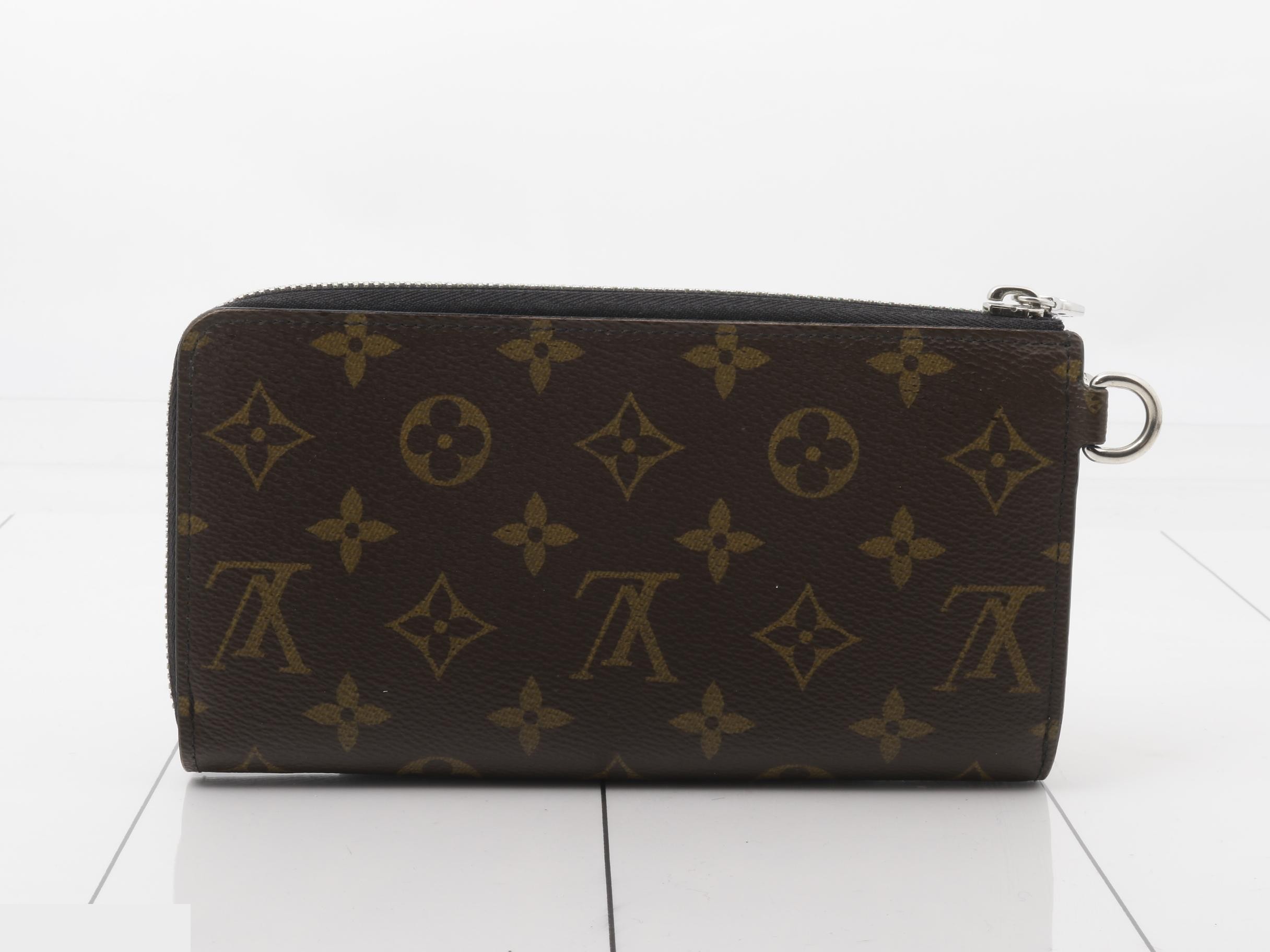 Macassar Zippy Dragonne — view 2