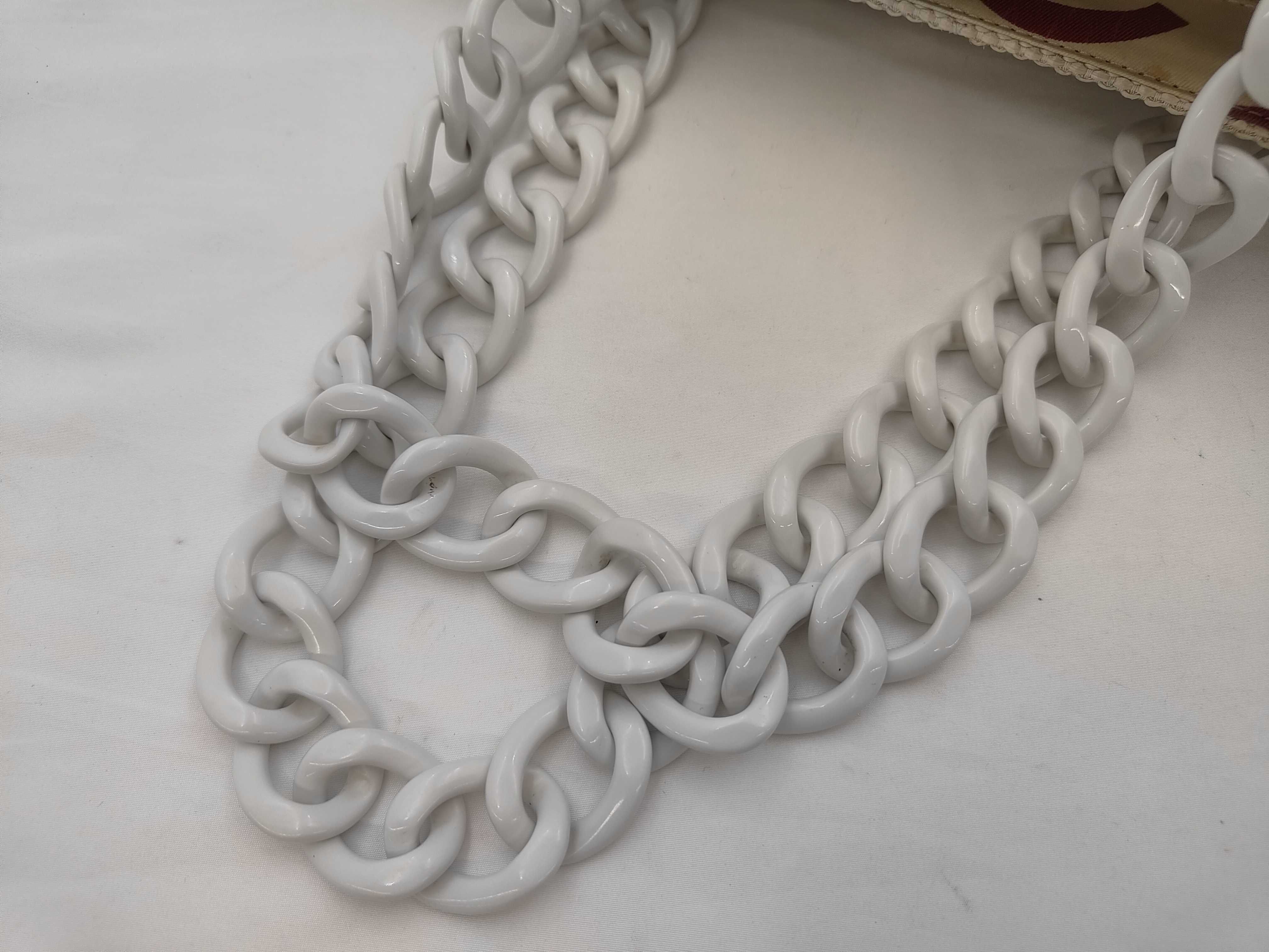 Matelasse Straw Plastic Chain Tote Bag White Seal No. 6 Tote Bag — view 3