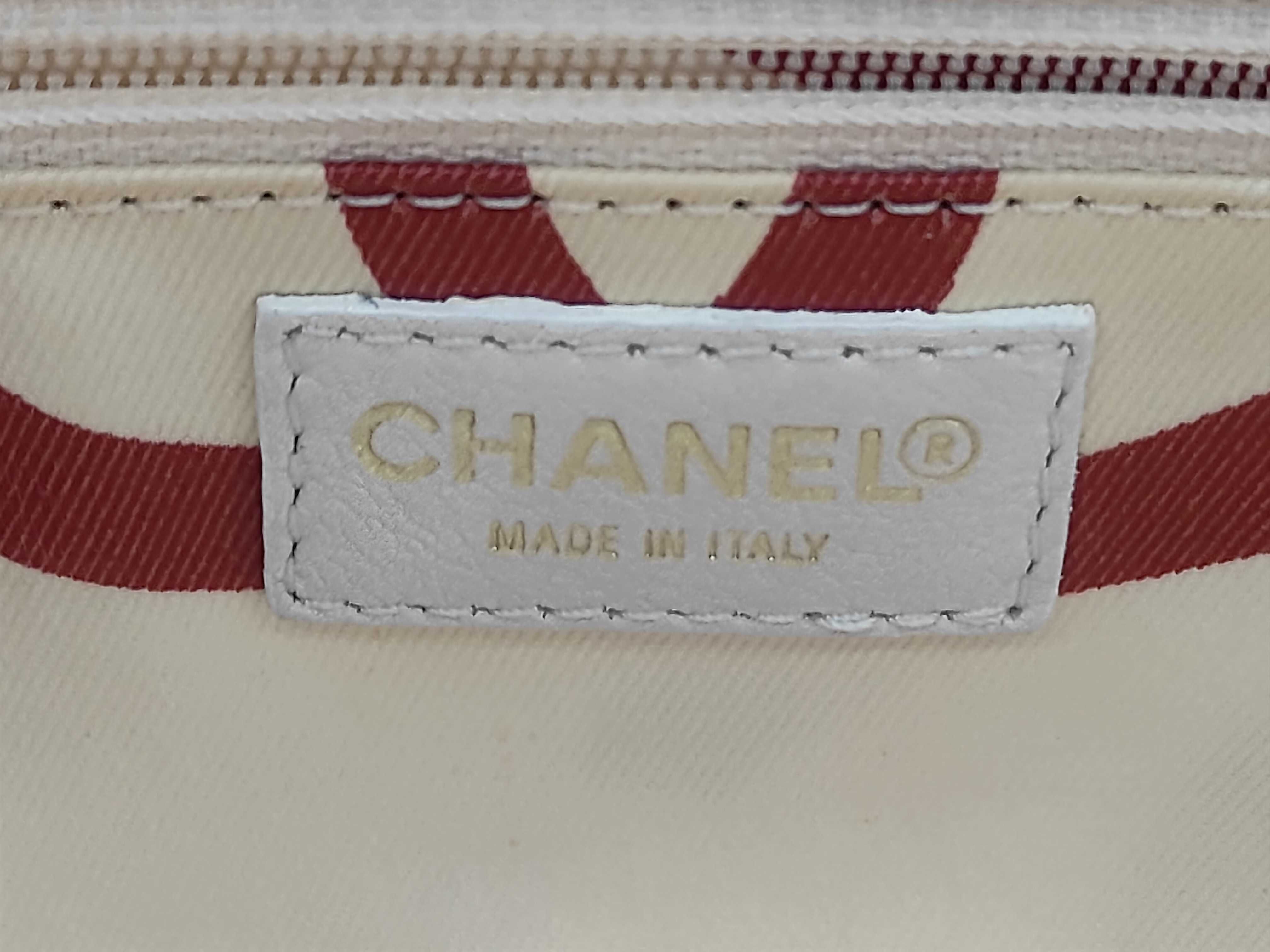 Matelasse Straw Plastic Chain Tote Bag White Seal No. 6 Tote Bag — view 10