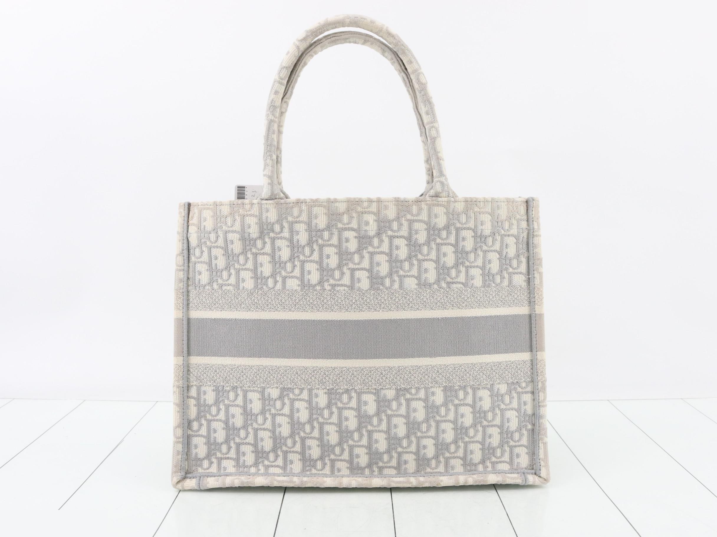 Book Tote, Oblique, Medium — view 2