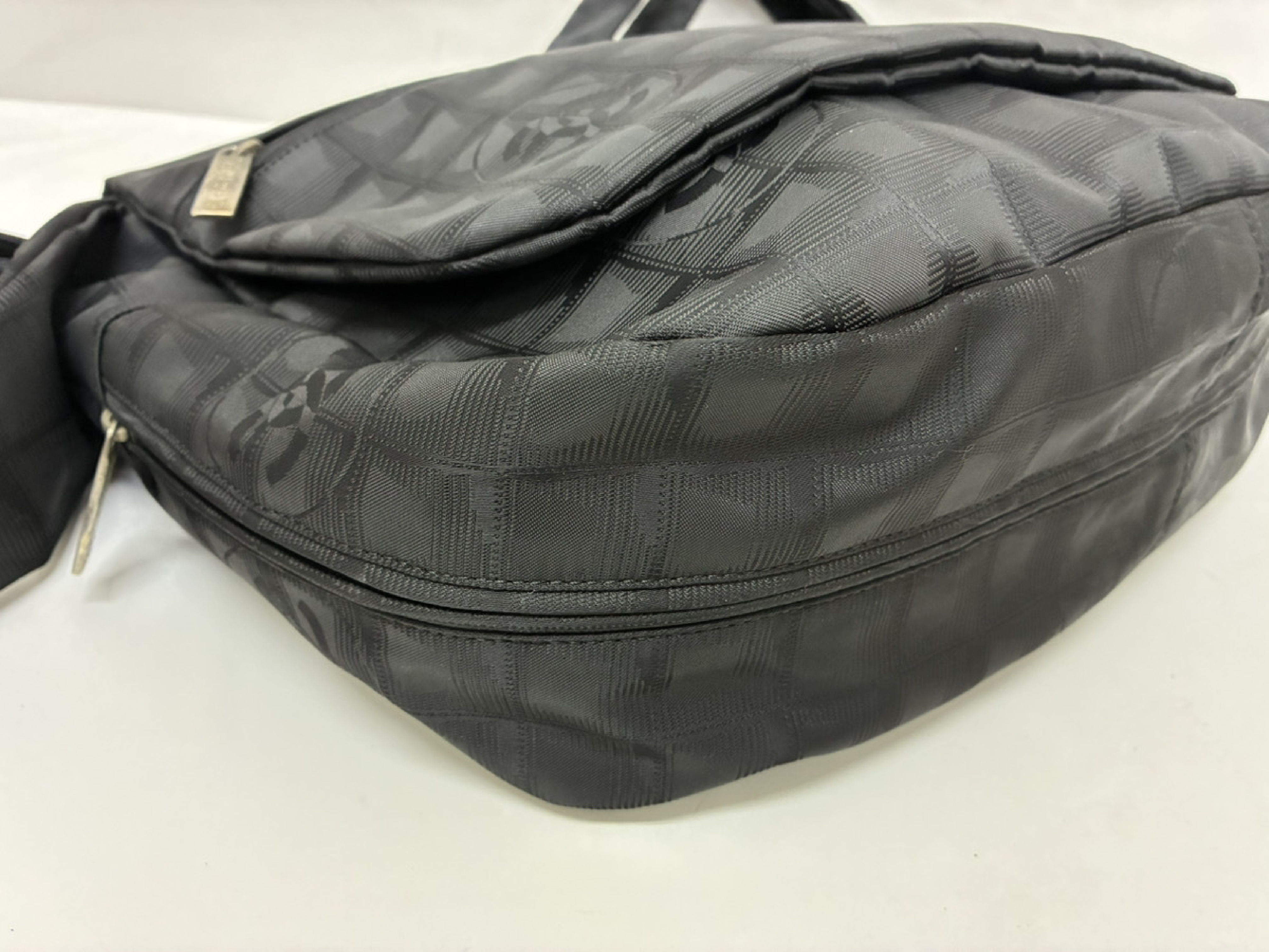 New Travel Line Messenger Bag Black Shoulder Bag — view 3