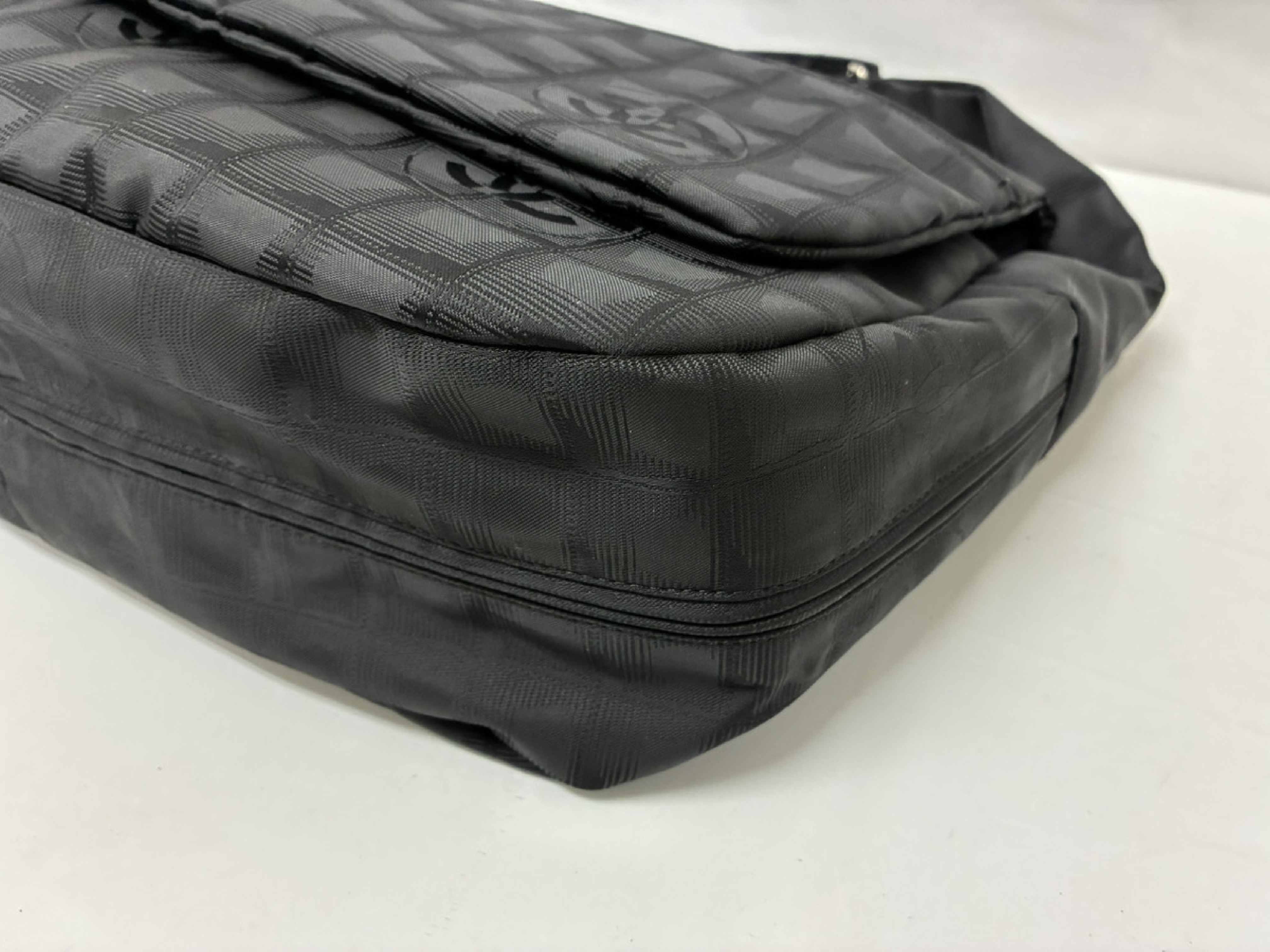New Travel Line Messenger Bag Black Shoulder Bag — view 4
