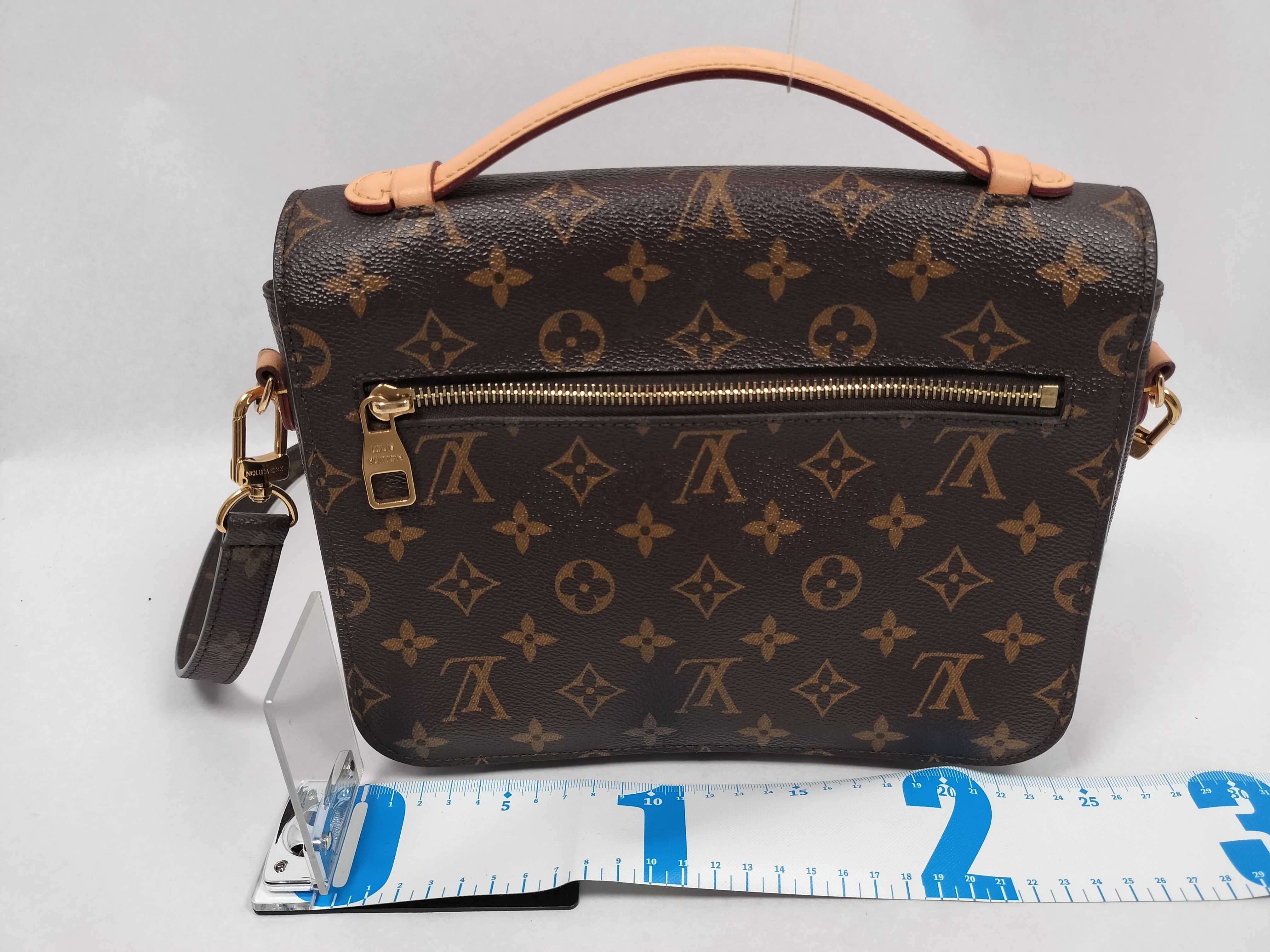 Monogram Louis Vuitton Handbag Shoulder Bag — view 2