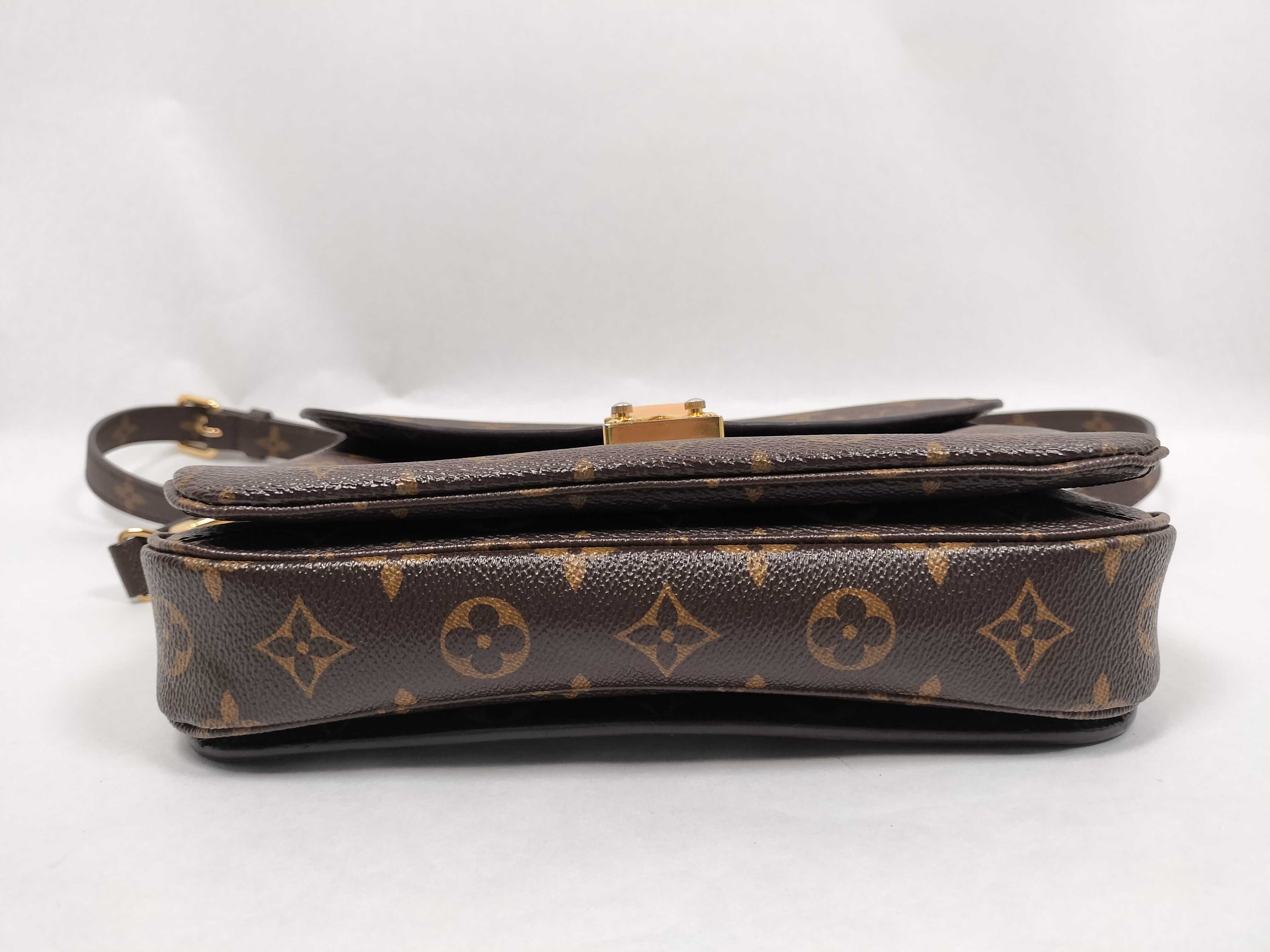 Monogram Louis Vuitton Handbag Shoulder Bag — view 7