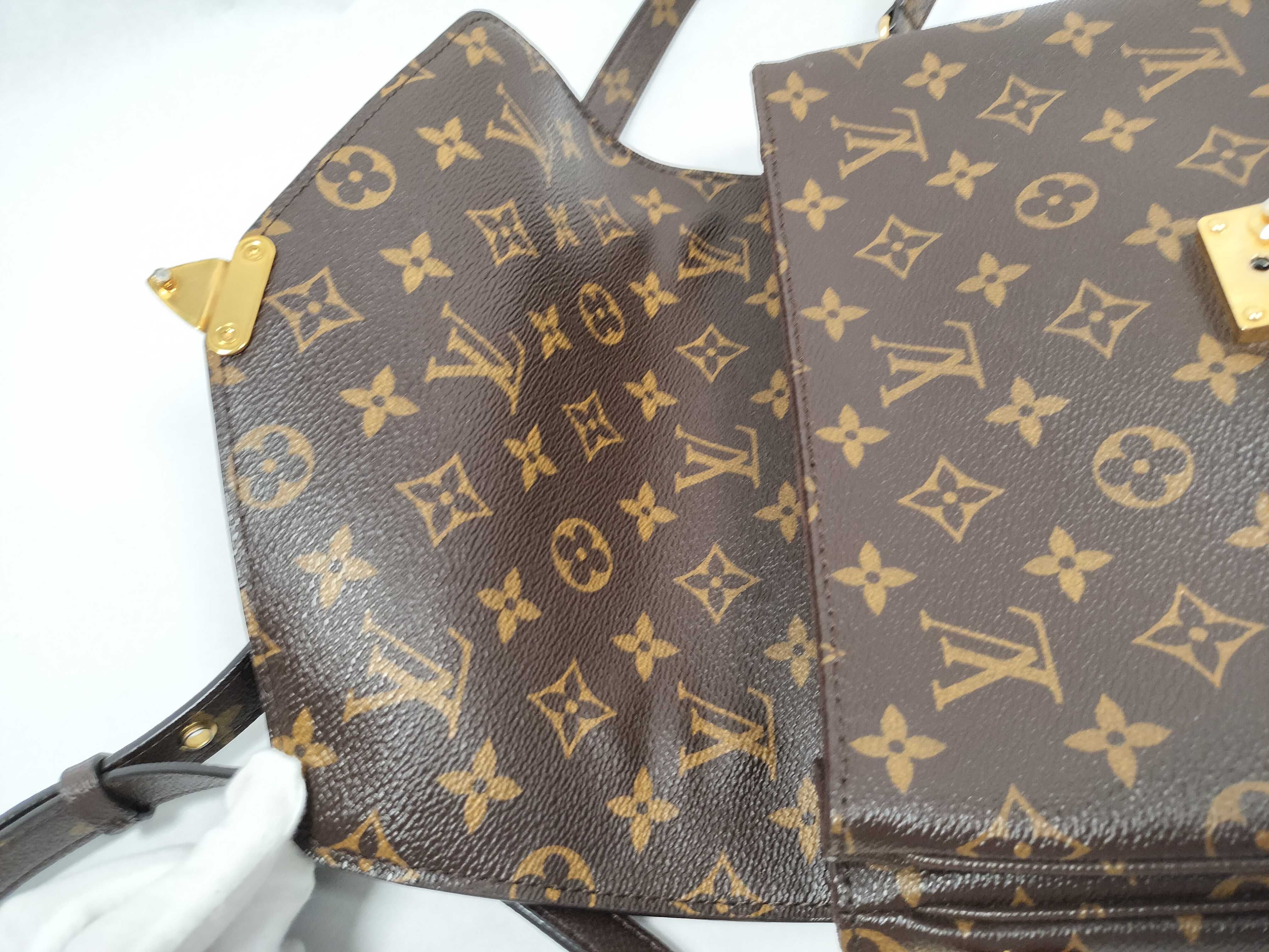 Monogram Louis Vuitton Handbag Shoulder Bag — view 8
