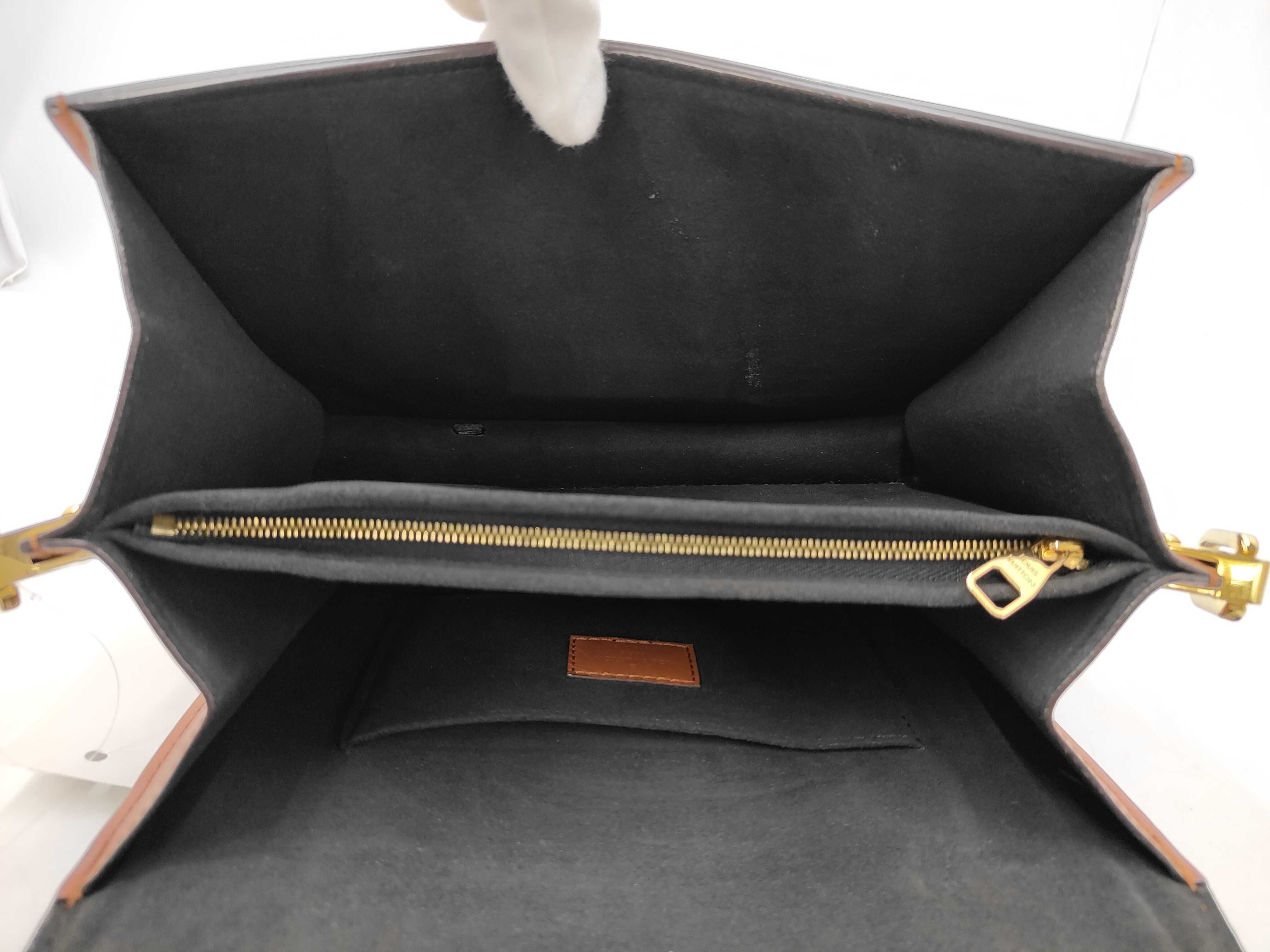 Monogram Reverse M45958 Dauphine MM Shoulder Bag — view 7