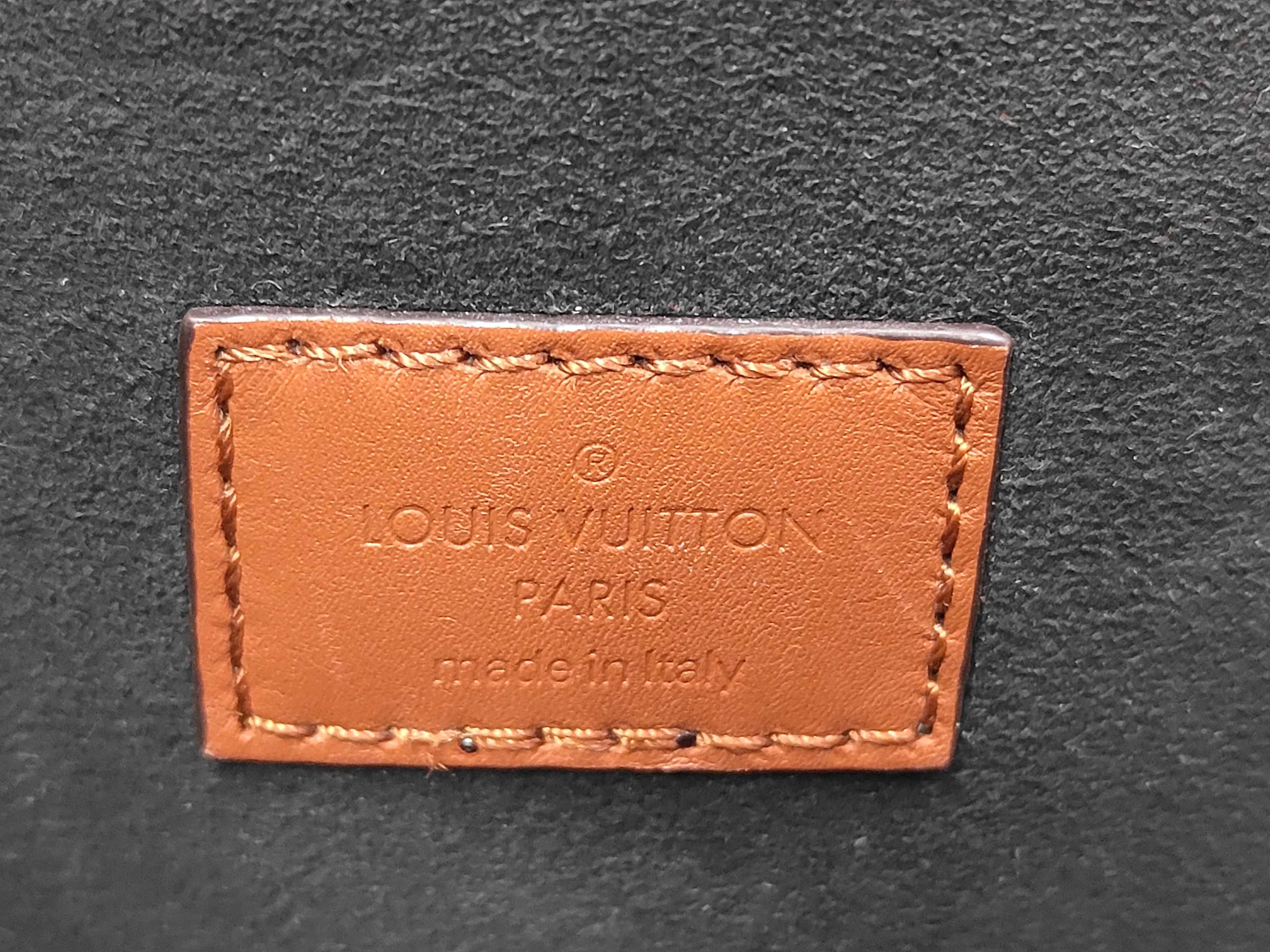 Monogram Reverse M45958 Dauphine MM Shoulder Bag — view 8