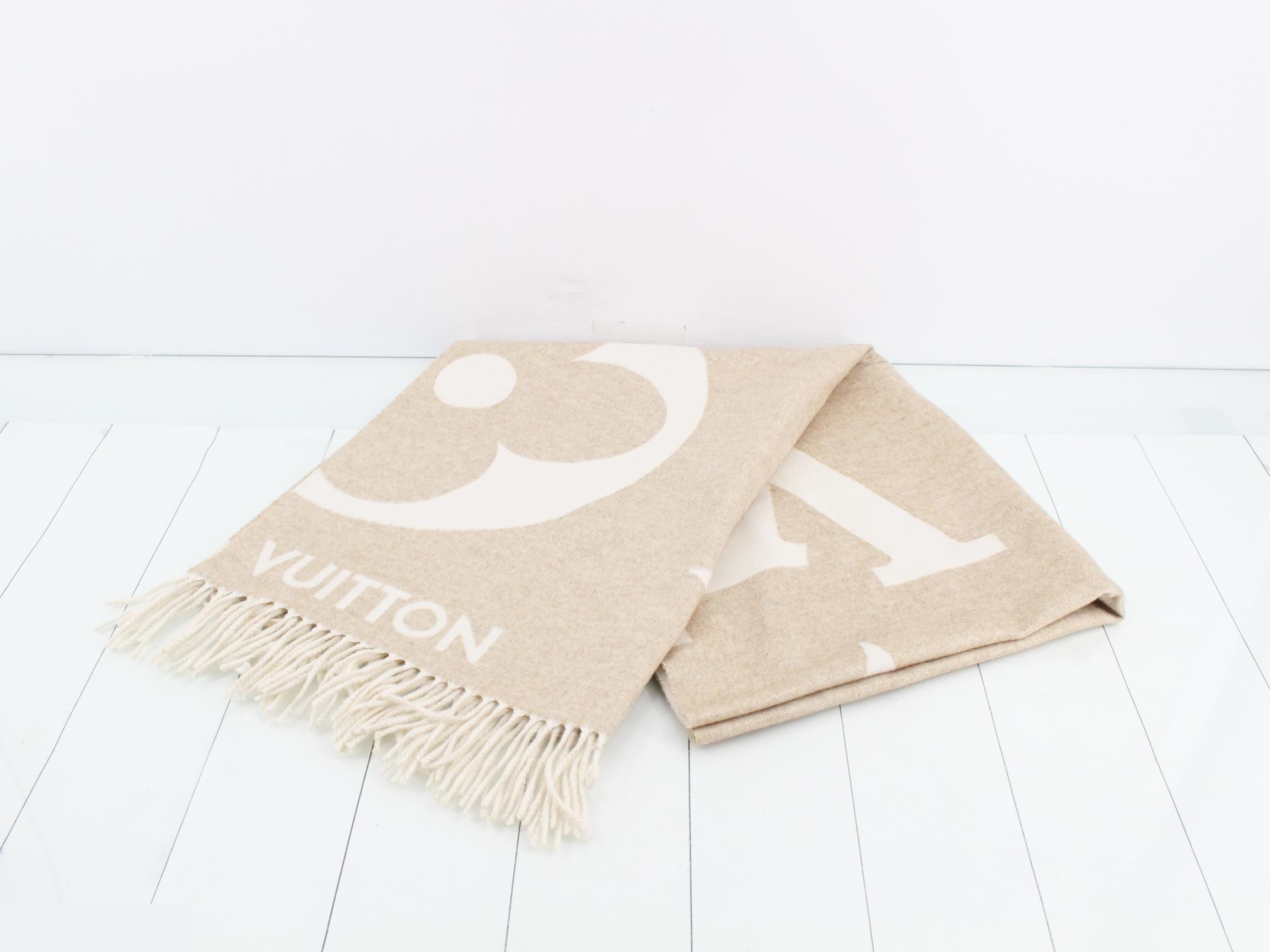 Monogram Giant Echarpe Ultimate Shine Silk Scarf — view 3