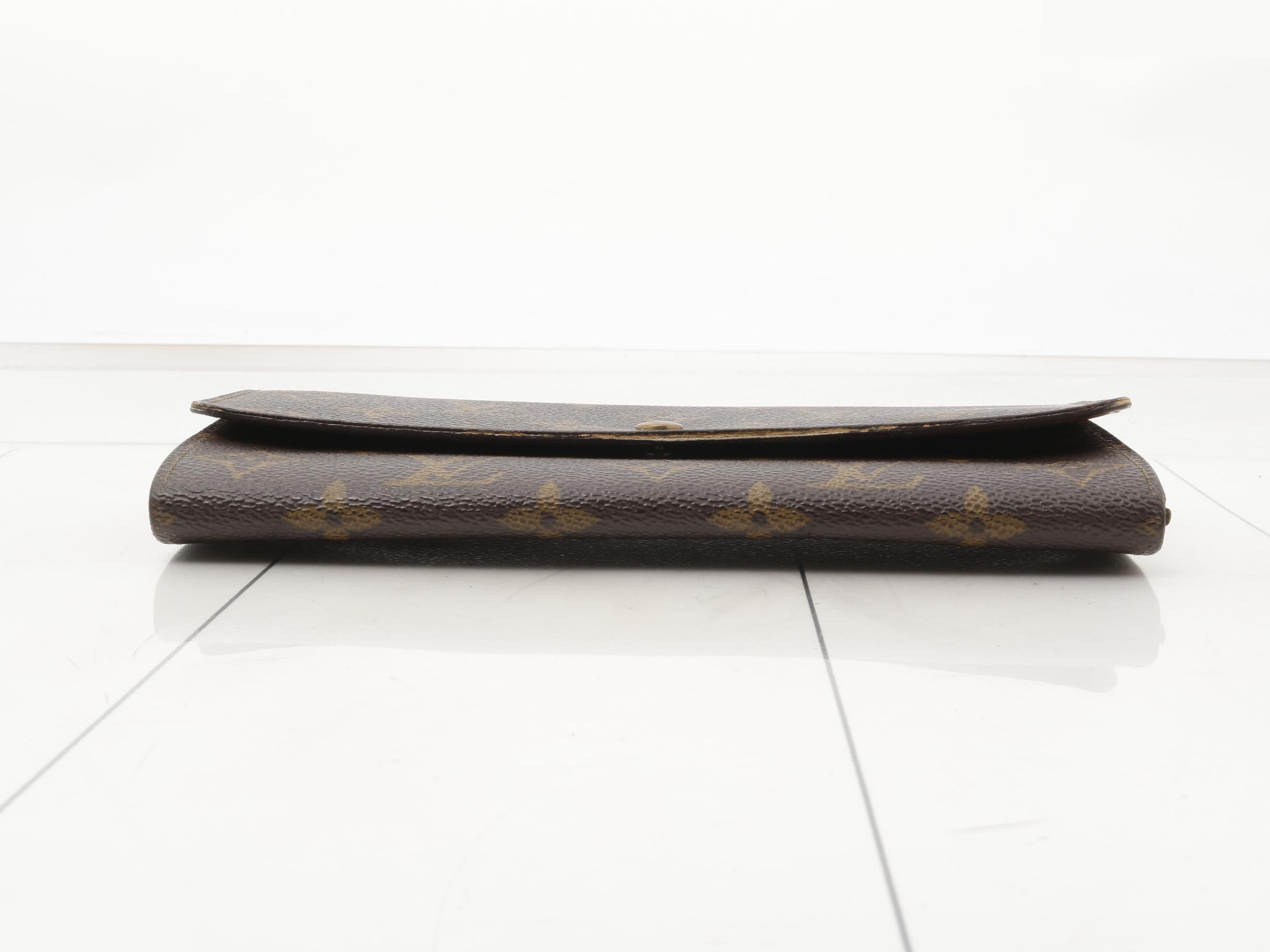 wallet — view 3
