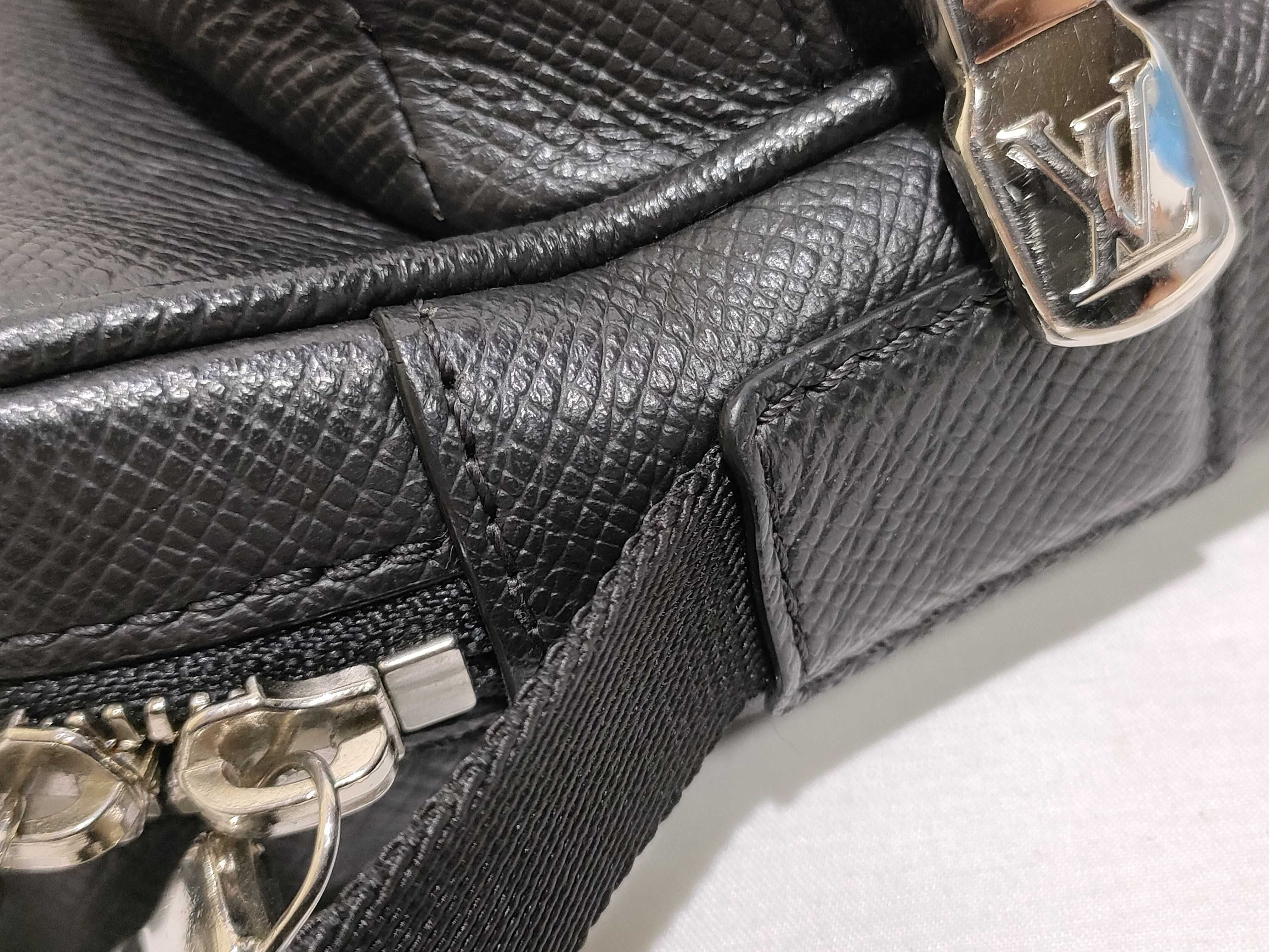 Monogram Louis Vuitton Outdoor Messenger PM Taiga Lama Shoulder Bag M30233 Shoulder Bag — view 5