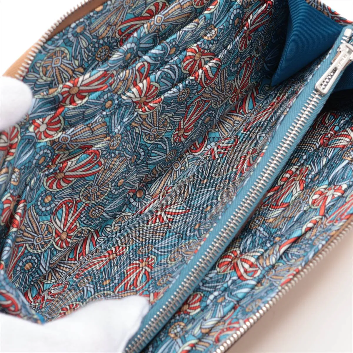Azap Long Silk In Veau Epsom Round Zip Wallet Biscuit Silver Hardware G:2026 — view 5