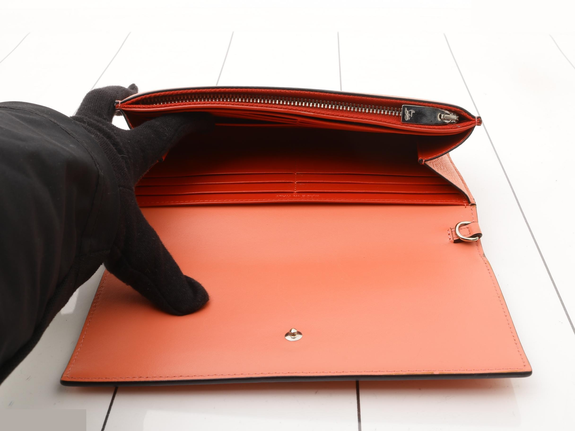 Other lines: Bags and Wallets — view 4