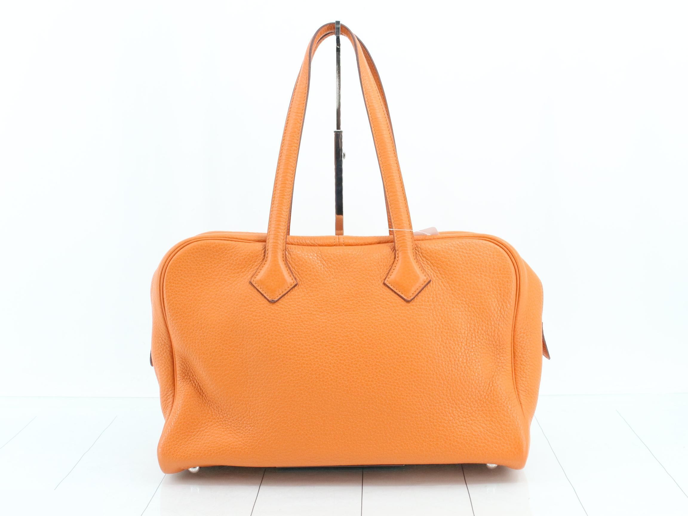 Victoria 35 Handbag, Taurillon Leather, Q Stamp — view 2