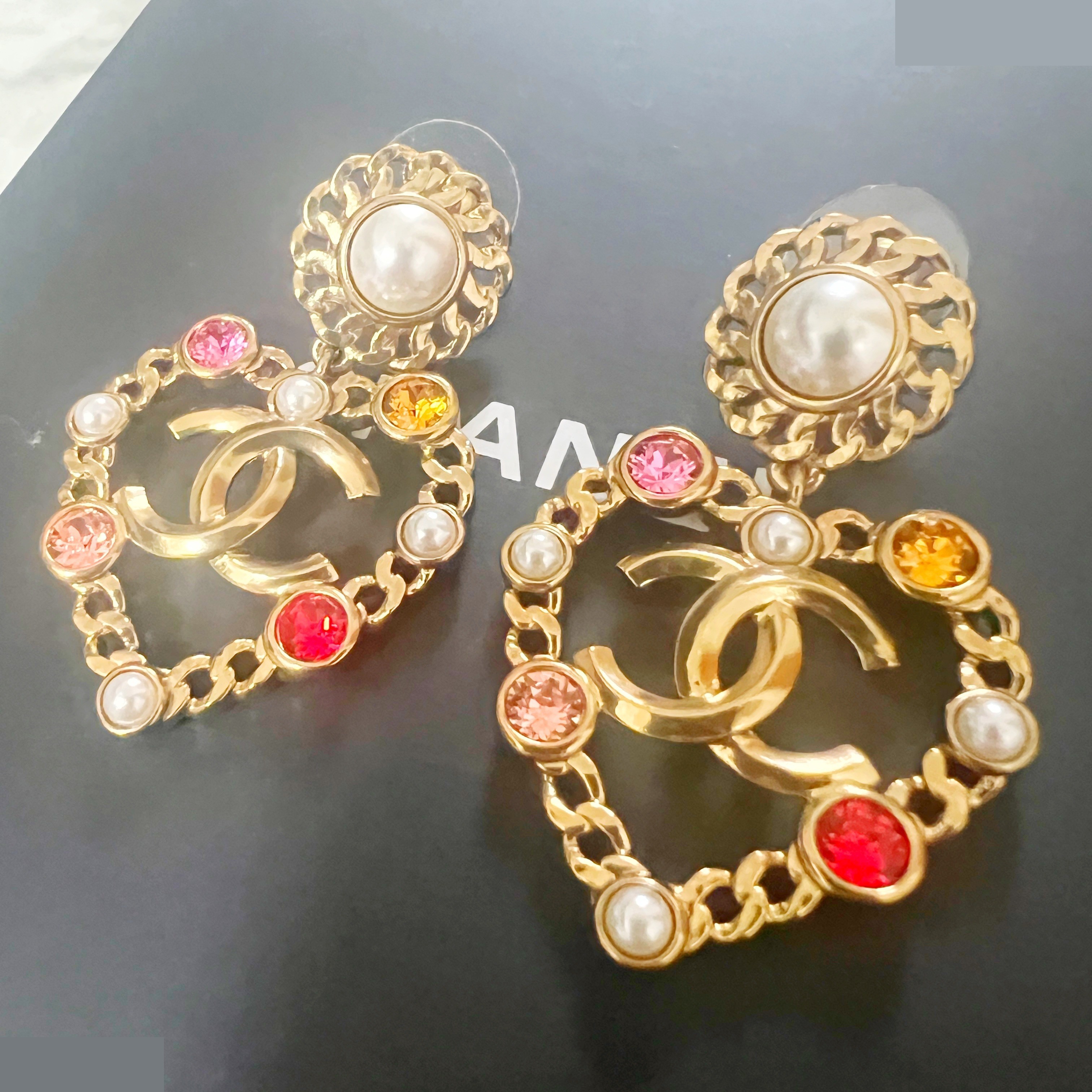 A21P Heart Color Stone Earrings