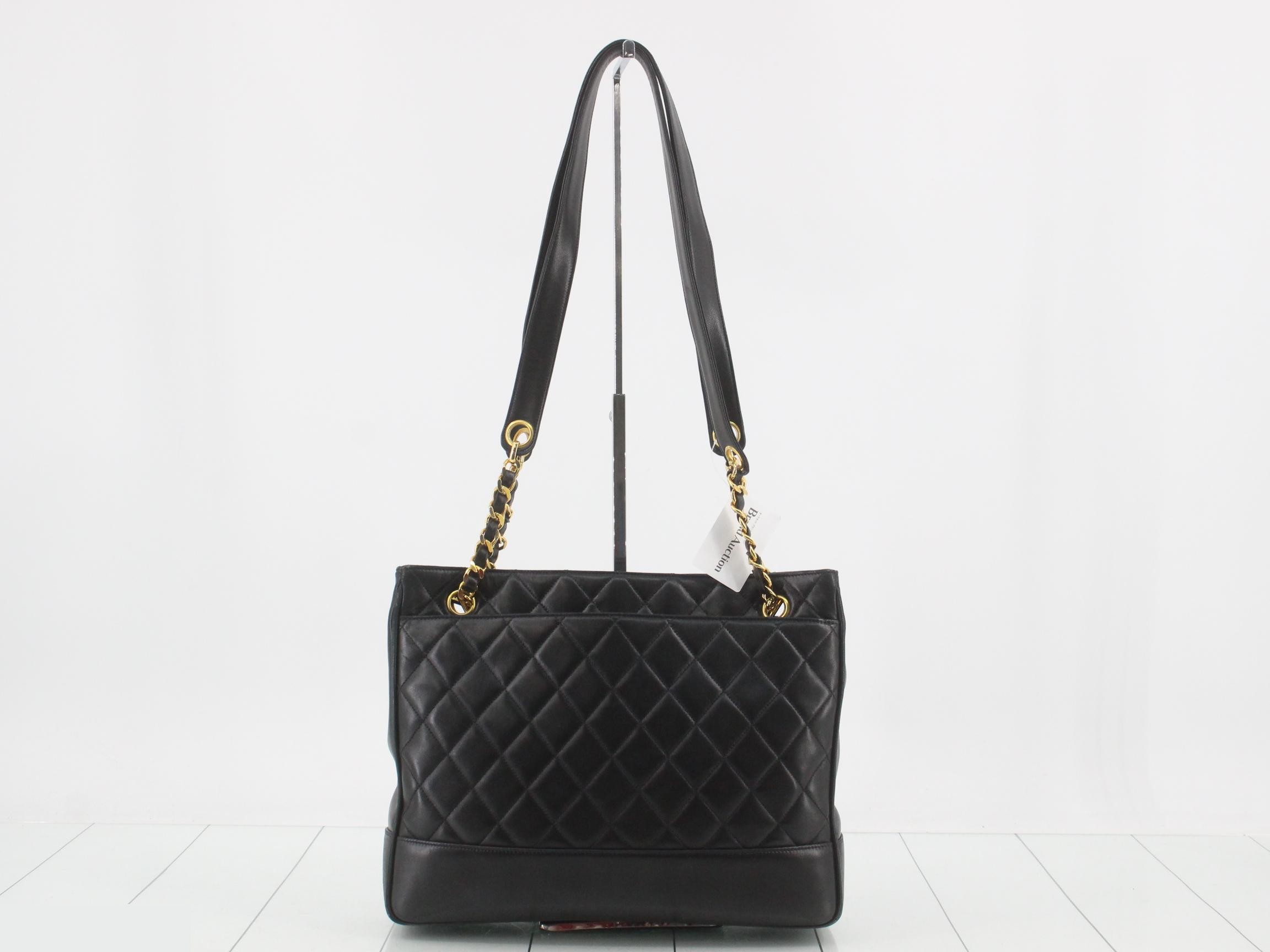 Matelassé Chain Tote Bag