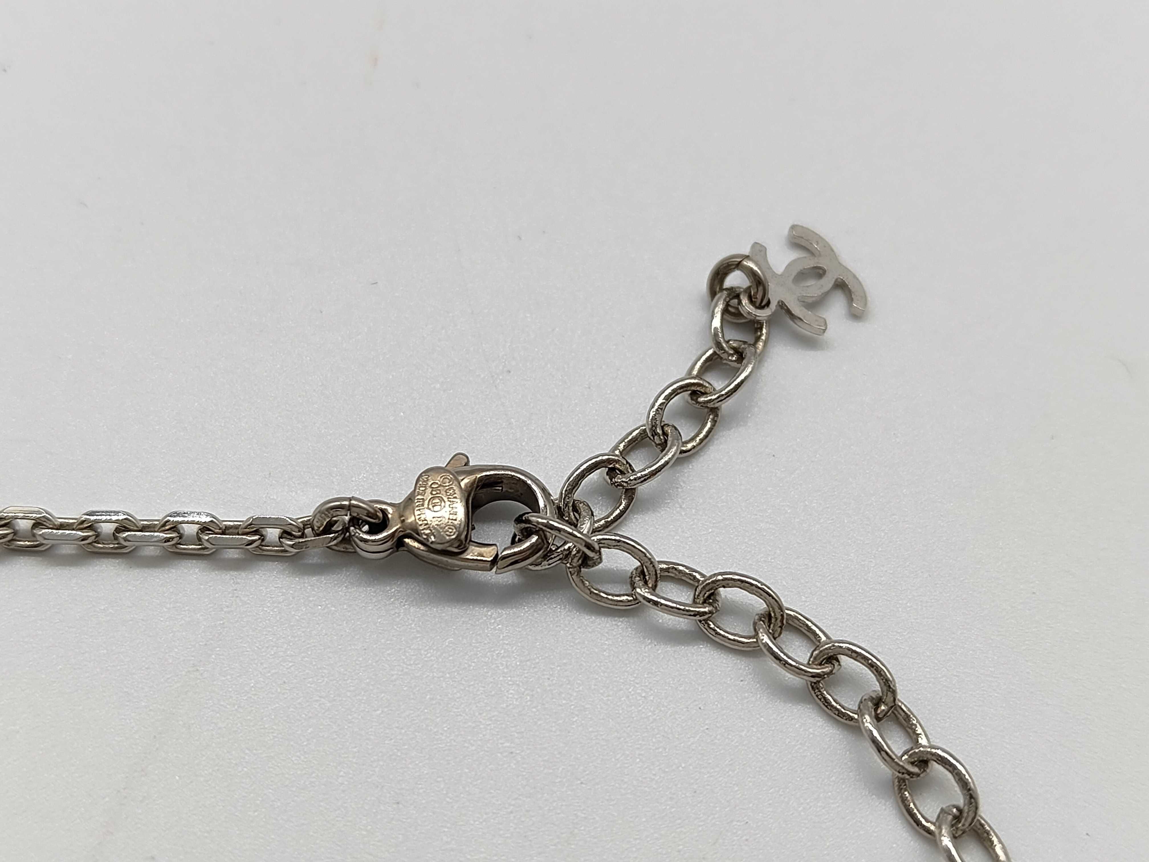 necklace with box, acrylic, silver and black. — view 4