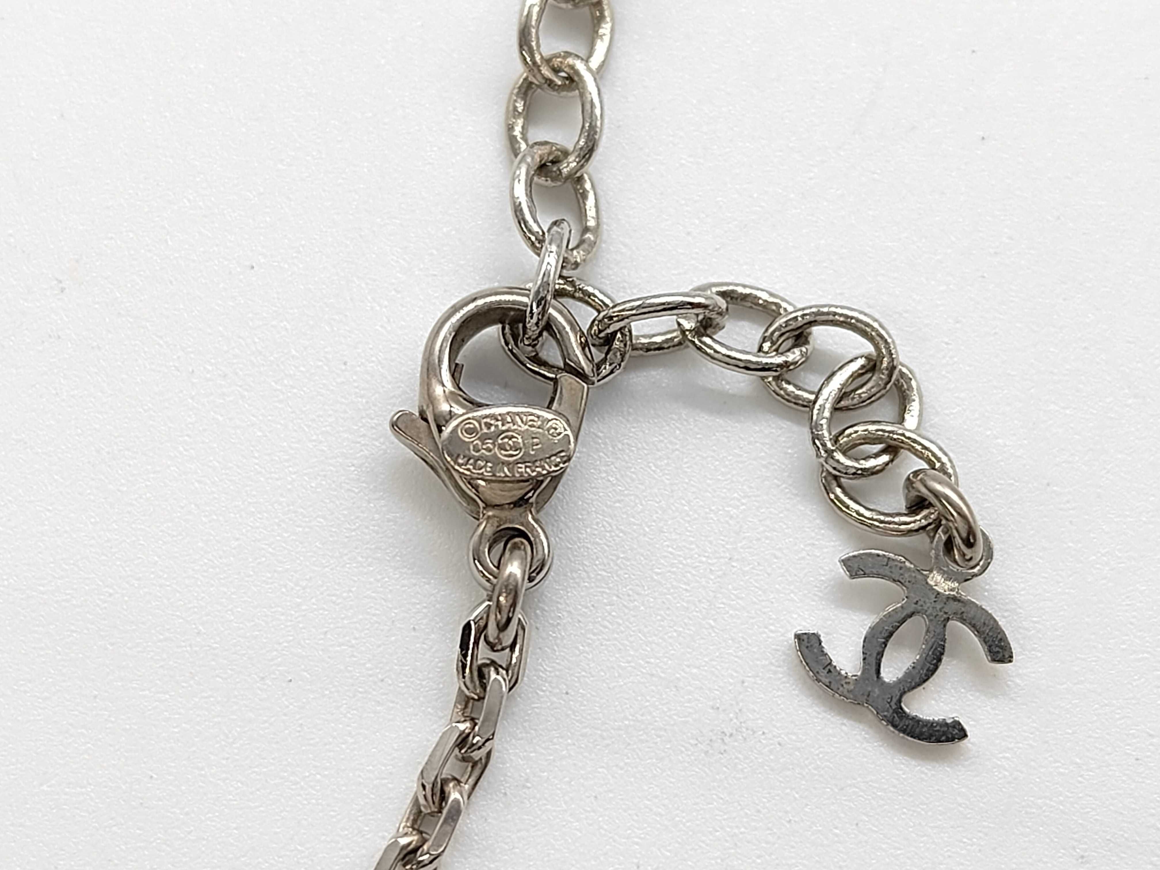 necklace with box, acrylic, silver and black. — view 5