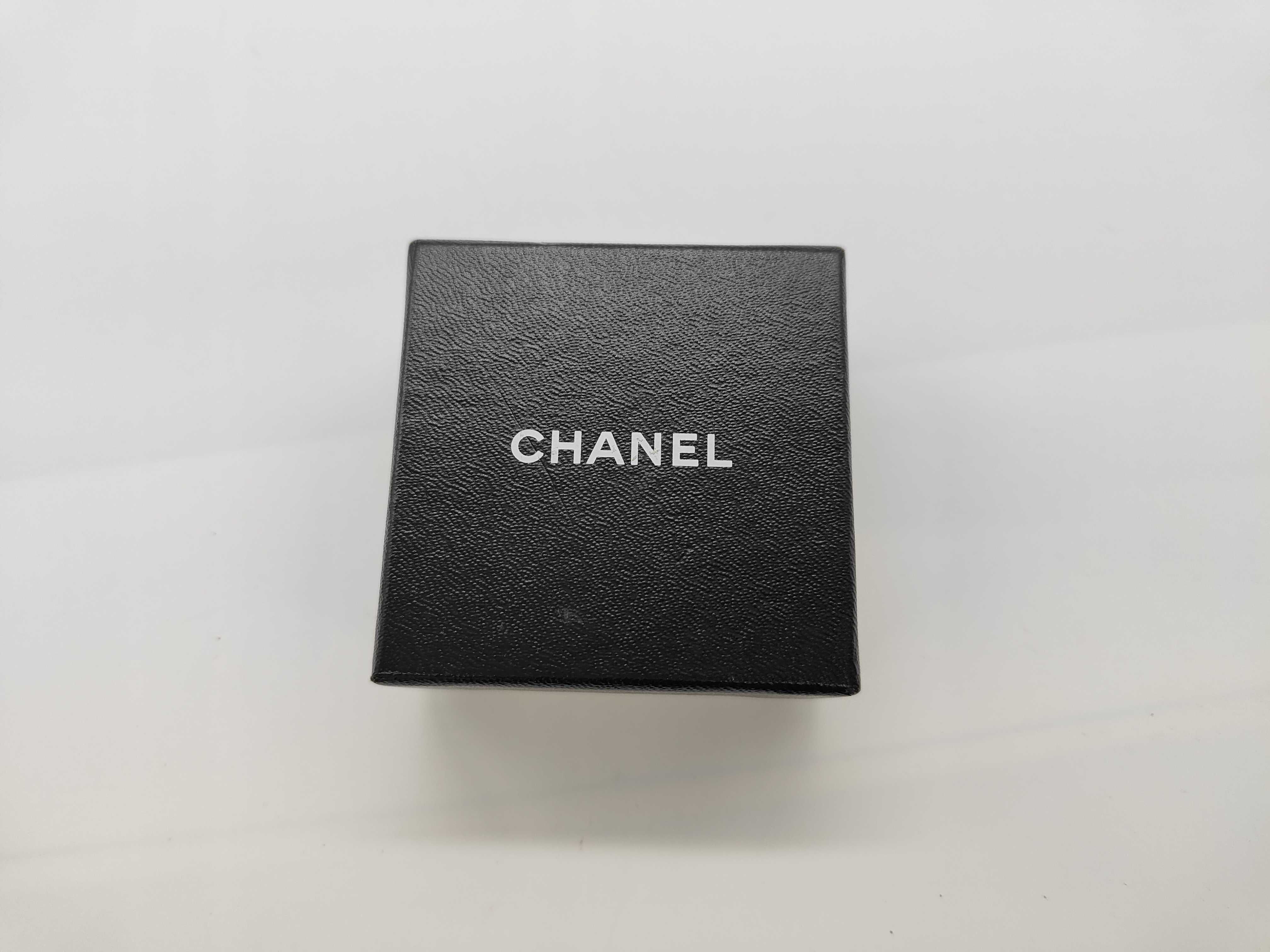 necklace with box, acrylic, silver and black. — view 7
