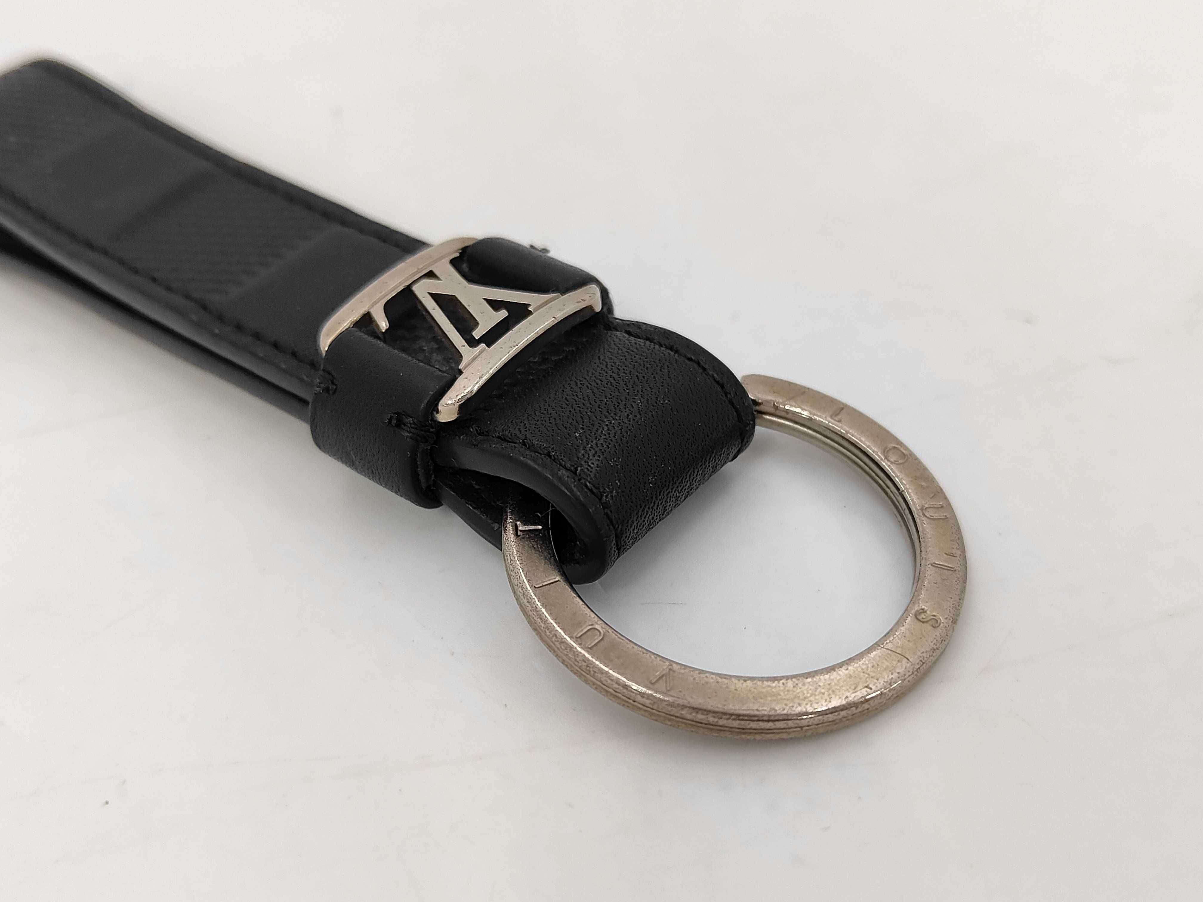 Damier Graphite Louis Vuitton M62710 Damier Graphite Keychain LV Dragonne Keychain CX0127 Key Case/Keychain — view 3