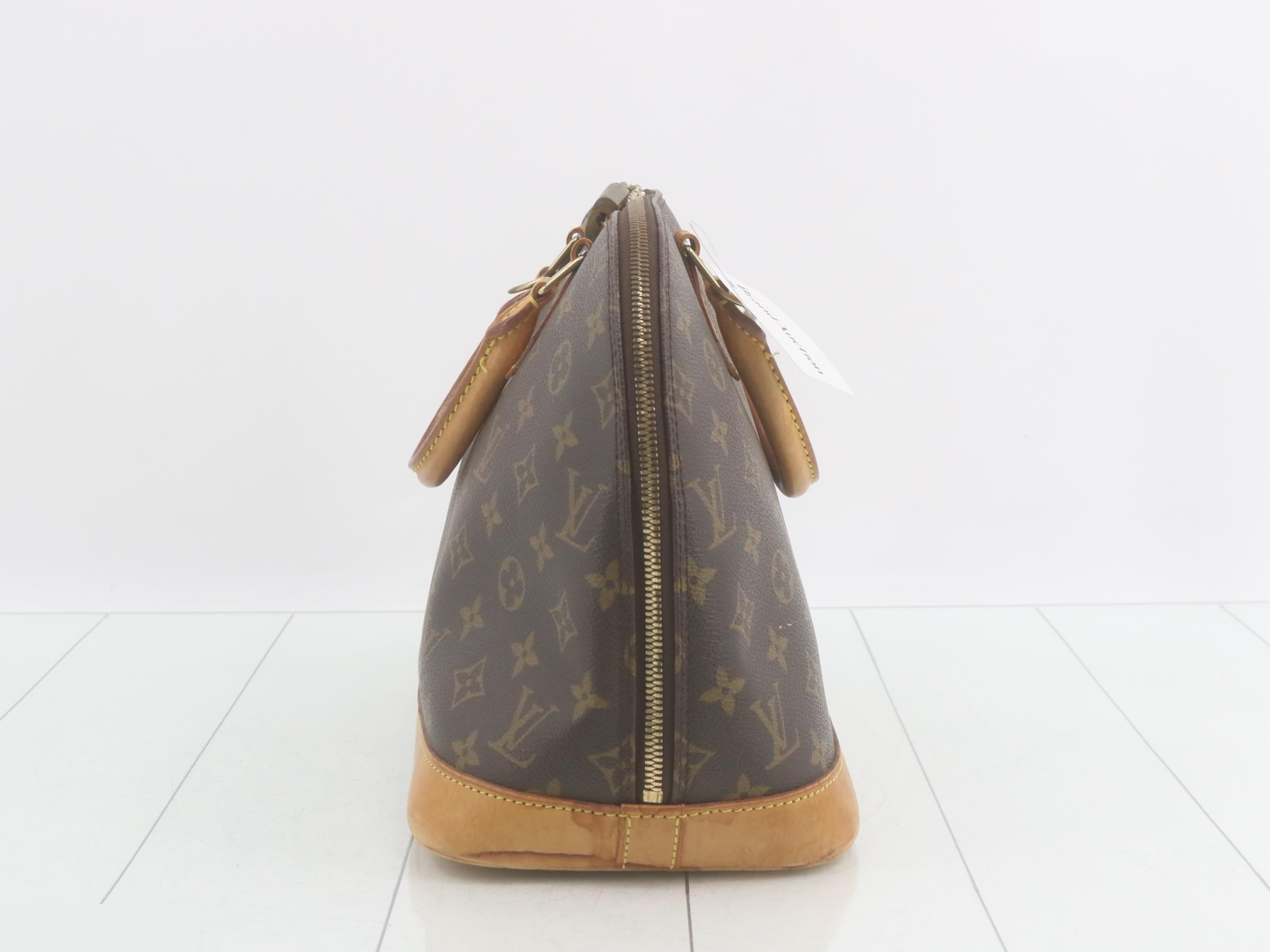 Alma MM handbag by Louis Vuitton — view 3