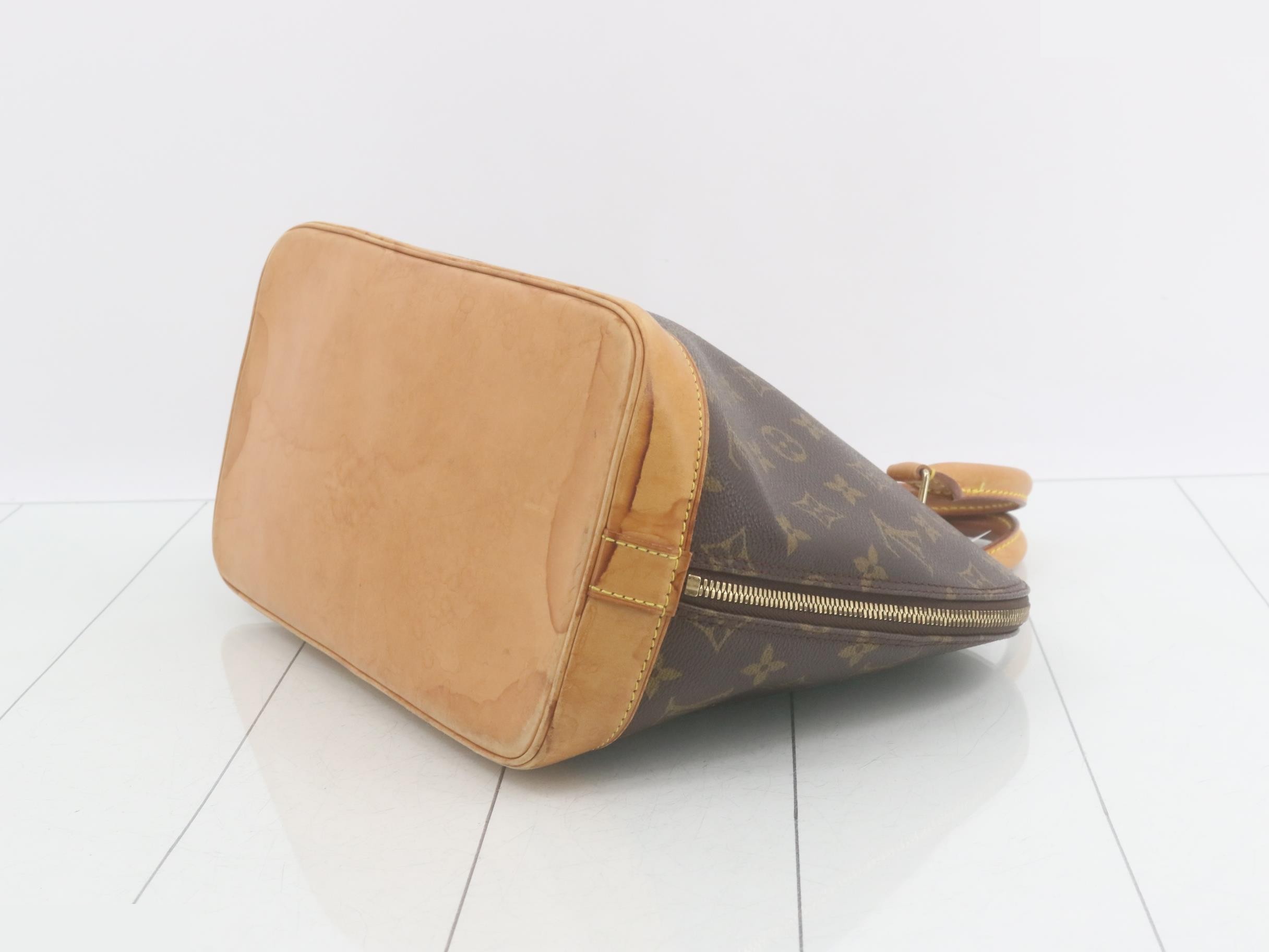 Alma MM handbag by Louis Vuitton — view 6