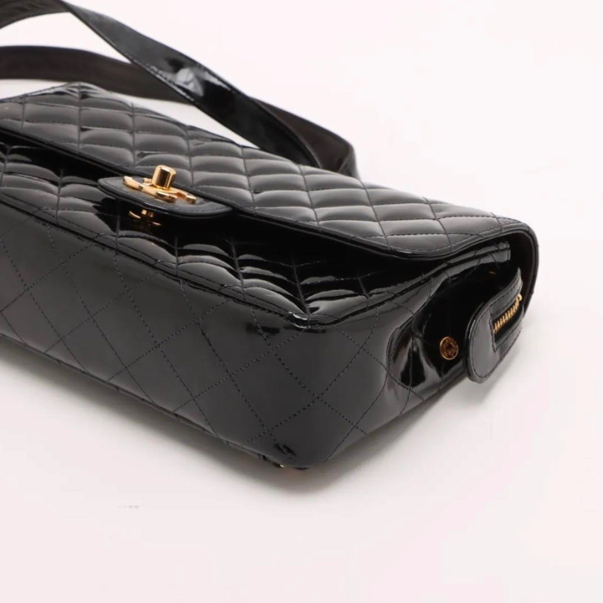 Matelassé Patent Leather Shoulder Bag Chain Backpack 3712513 — view 2