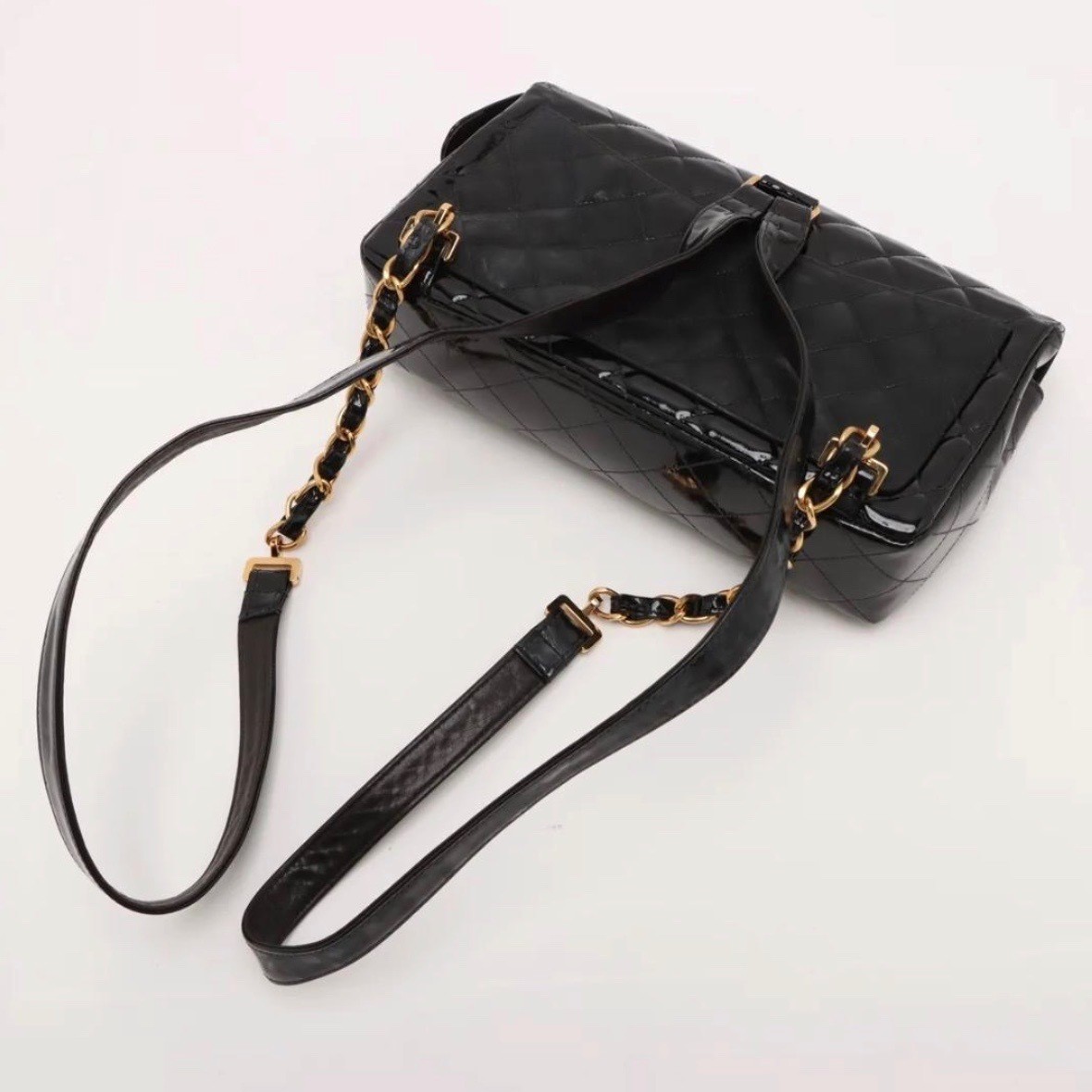 Matelassé Patent Leather Shoulder Bag Chain Backpack 3712513 — view 3