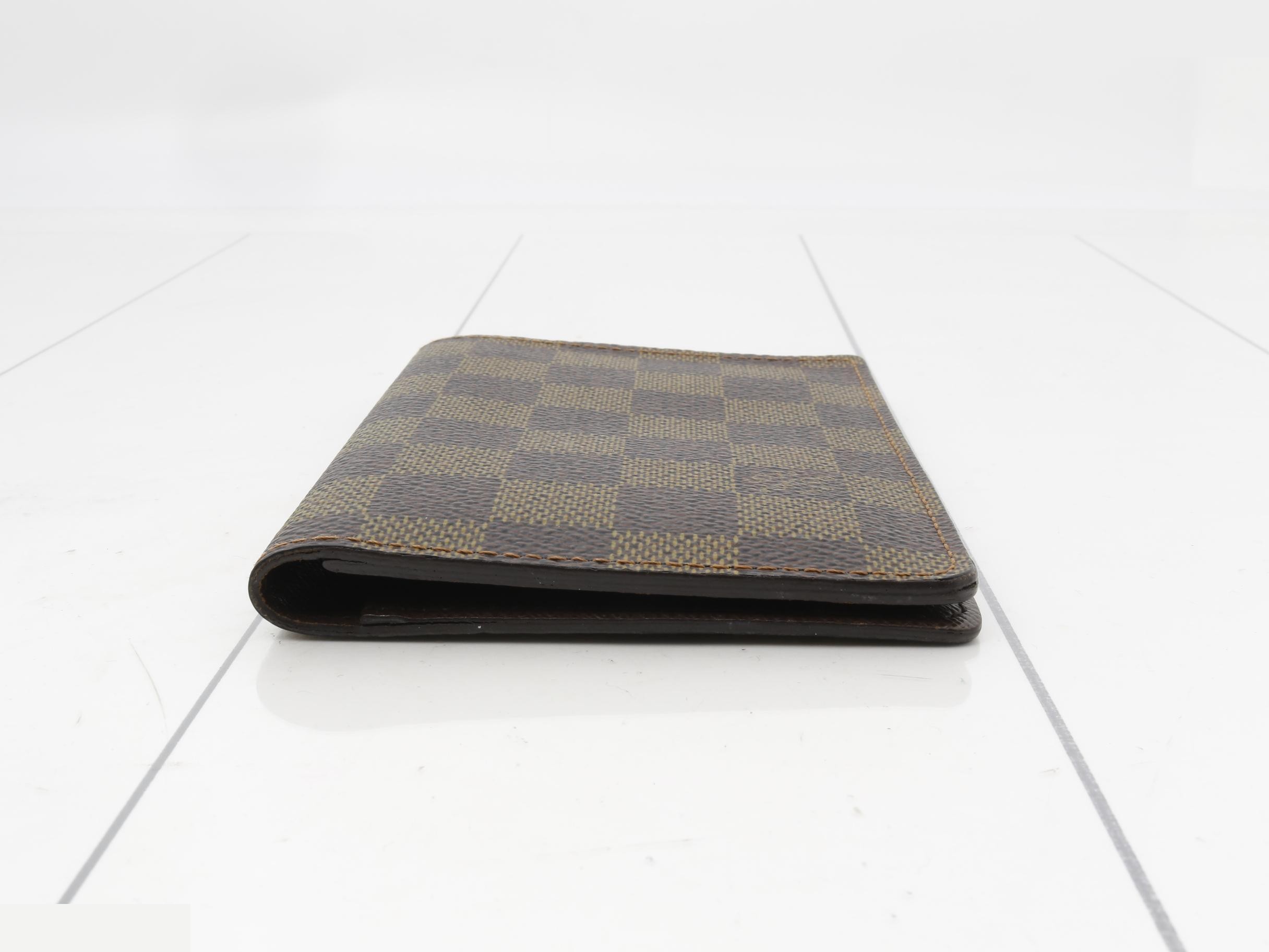 Couverture Passeport — view 3