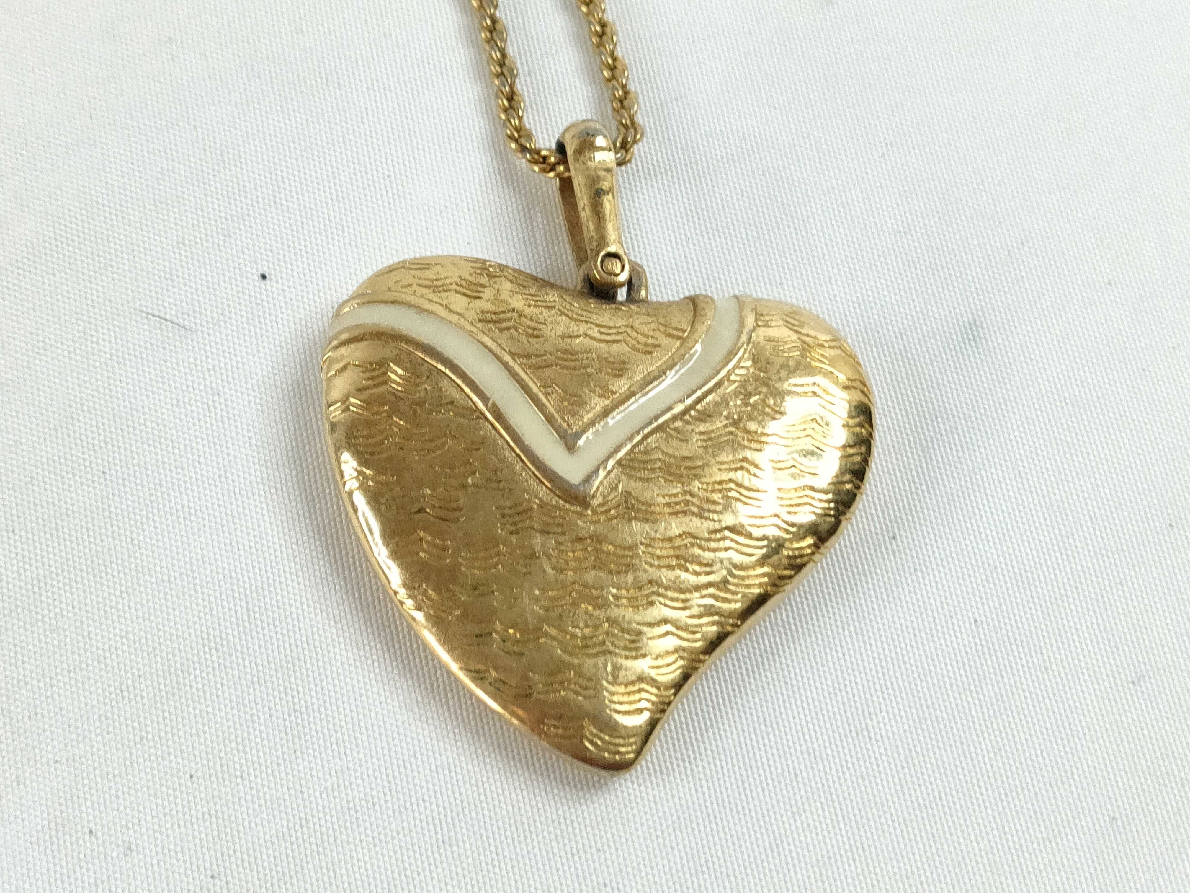 heart pendant necklace