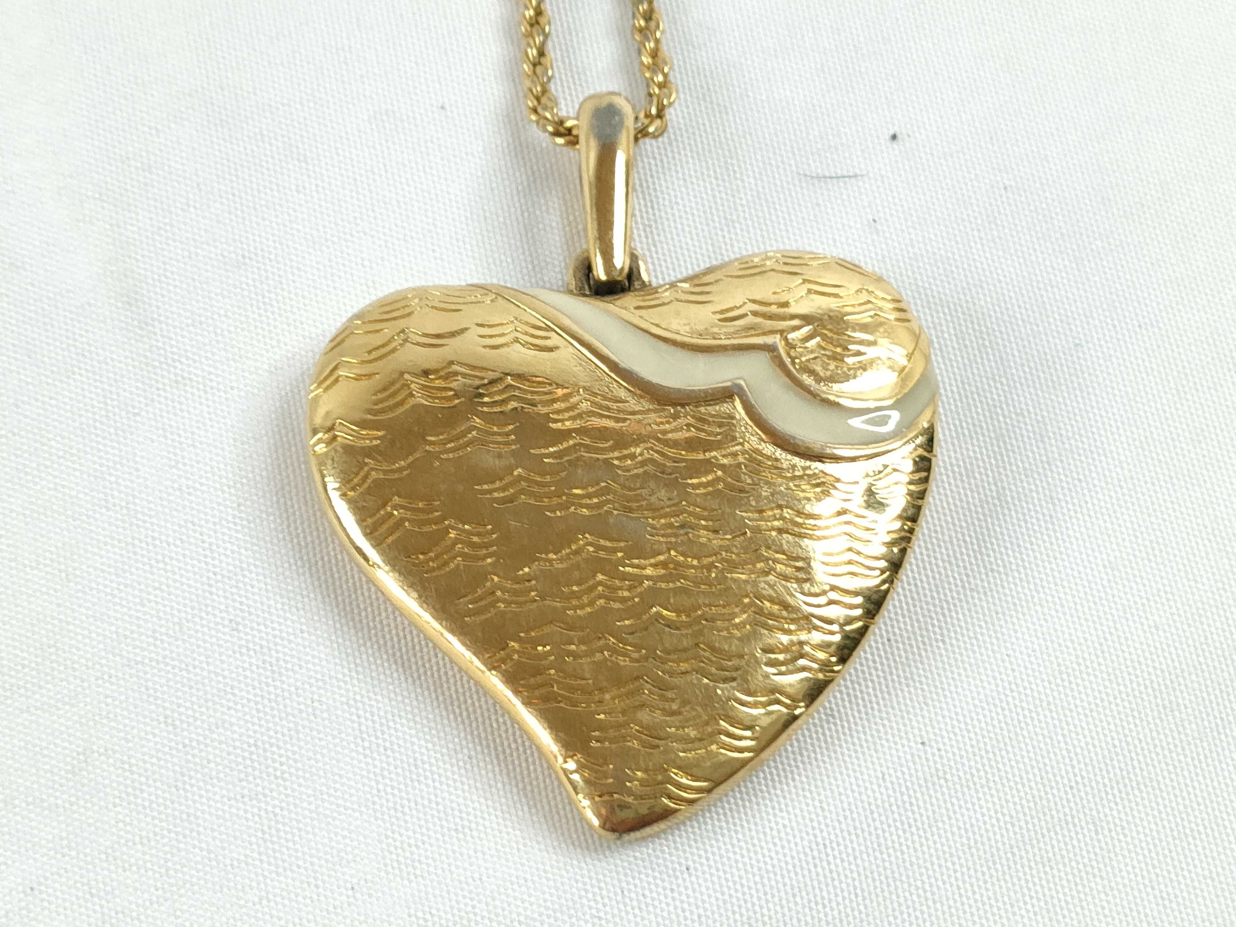 heart pendant necklace — view 2