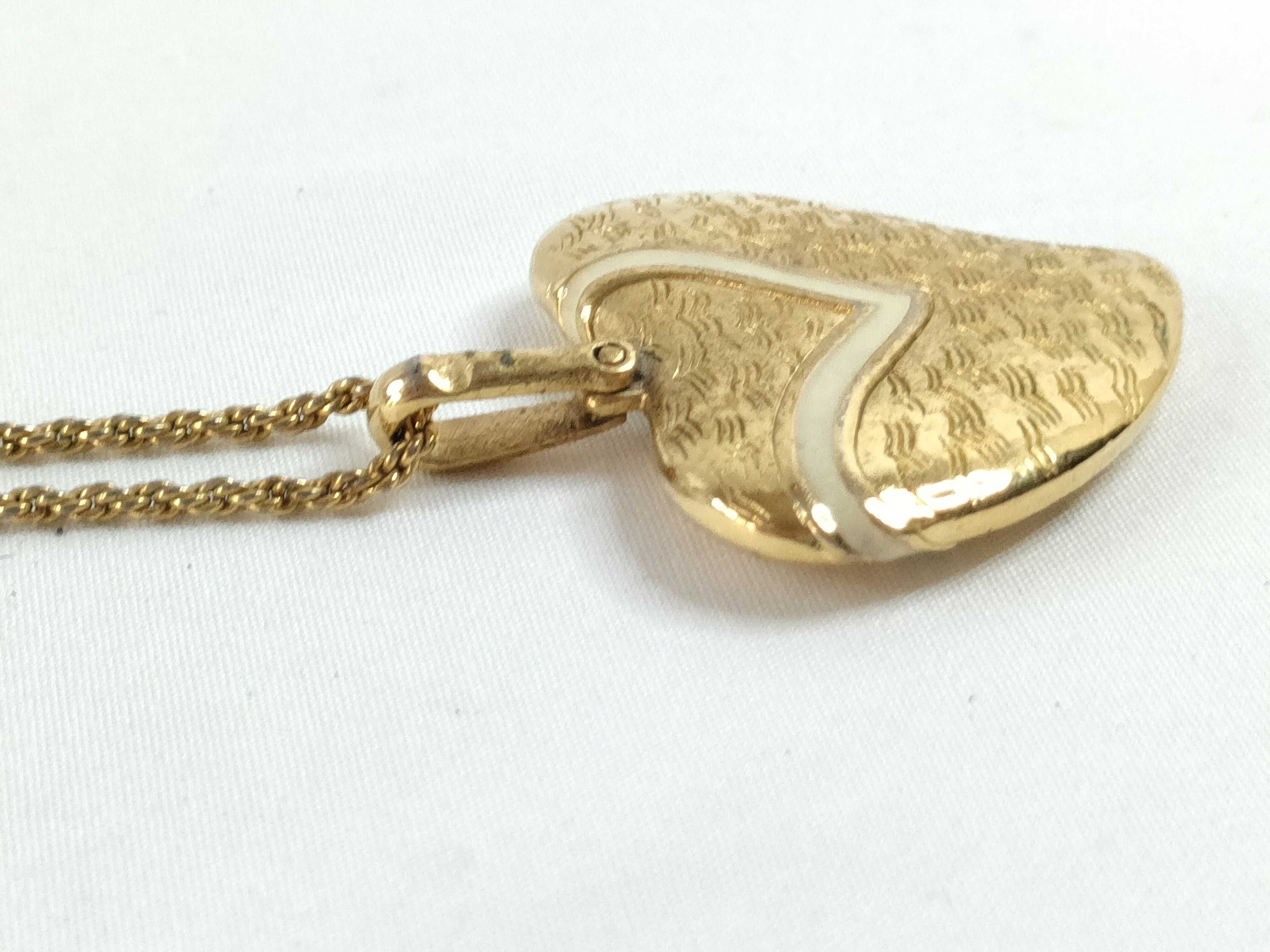 heart pendant necklace — view 4